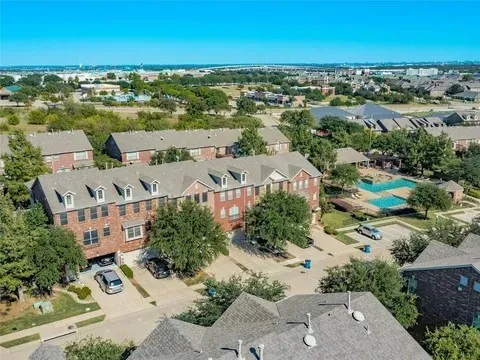 Townhouse For Sale in Denton County , 2573 Jacobson Drive, Lewisville, Texas 75067, 3 Bedroom, 4 Bathroom, 2 Garage spaces, 2,482 Sqft, built in 2008, mls#21294857, Real Estate Agent in Lewisville, Homes For Sale in Denton county, Homes For Sale in Lewisville, Realtor in Lewisville Texas, Real Estate Brokerage Independent Realty Texas, Luminita Cordes Realtor
