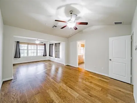 Townhouse For Sale in Denton County , 2573 Jacobson Drive, Lewisville, Texas 75067, 3 Bedroom, 4 Bathroom, 2 Garage spaces, 2,482 Sqft, built in 2008, mls#21294857, Real Estate Agent in Lewisville, Homes For Sale in Denton county, Homes For Sale in Lewisville, Realtor in Lewisville Texas, Real Estate Brokerage Independent Realty Texas, Luminita Cordes Realtor