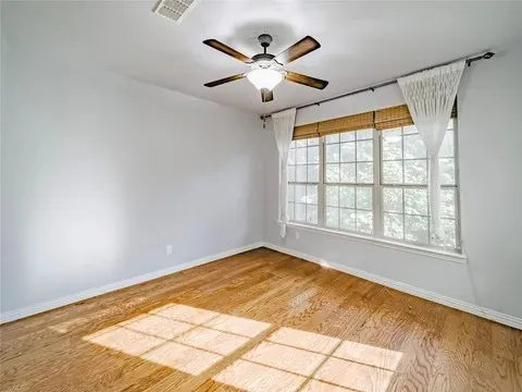 Townhouse For Sale in Denton County , 2573 Jacobson Drive, Lewisville, Texas 75067, 3 Bedroom, 4 Bathroom, 2 Garage spaces, 2,482 Sqft, built in 2008, mls#21294857, Real Estate Agent in Lewisville, Homes For Sale in Denton county, Homes For Sale in Lewisville, Realtor in Lewisville Texas, Real Estate Brokerage Independent Realty Texas, Luminita Cordes Realtor