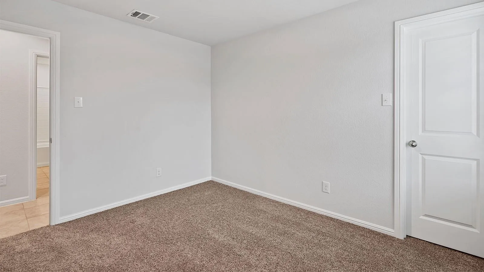 Single Family Residence For Rent in Tarrant County , 333 Beekeeper Drive, Fort Worth, Texas 76131, 3 Bedroom, 2 Bathroom, 2 Garage spaces, 1,447 Sqft, built in 2023, mls#21301419, Real Estate Agent in Fort Worth, Homes For Rent in Tarrant county, Homes For Rent in Fort Worth, Realtor in Fort Worth Texas, Real Estate Brokerage Independent Realty Texas, Luminita Cordes Realtor