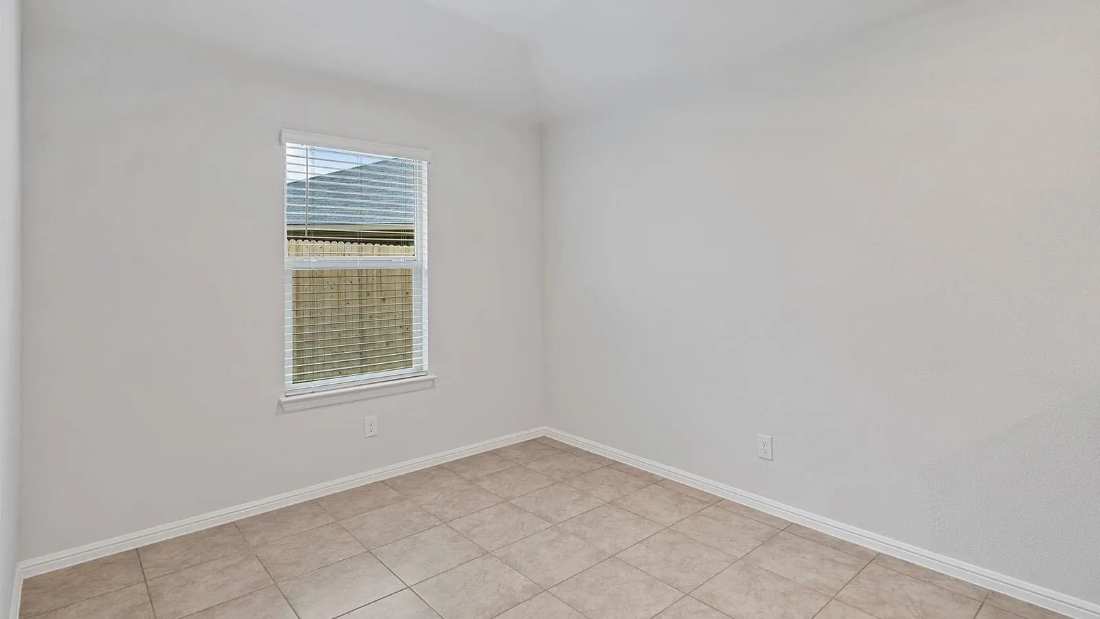 Single Family Residence For Rent in Tarrant County , 333 Beekeeper Drive, Fort Worth, Texas 76131, 3 Bedroom, 2 Bathroom, 2 Garage spaces, 1,447 Sqft, built in 2023, mls#21301419, Real Estate Agent in Fort Worth, Homes For Rent in Tarrant county, Homes For Rent in Fort Worth, Realtor in Fort Worth Texas, Real Estate Brokerage Independent Realty Texas, Luminita Cordes Realtor