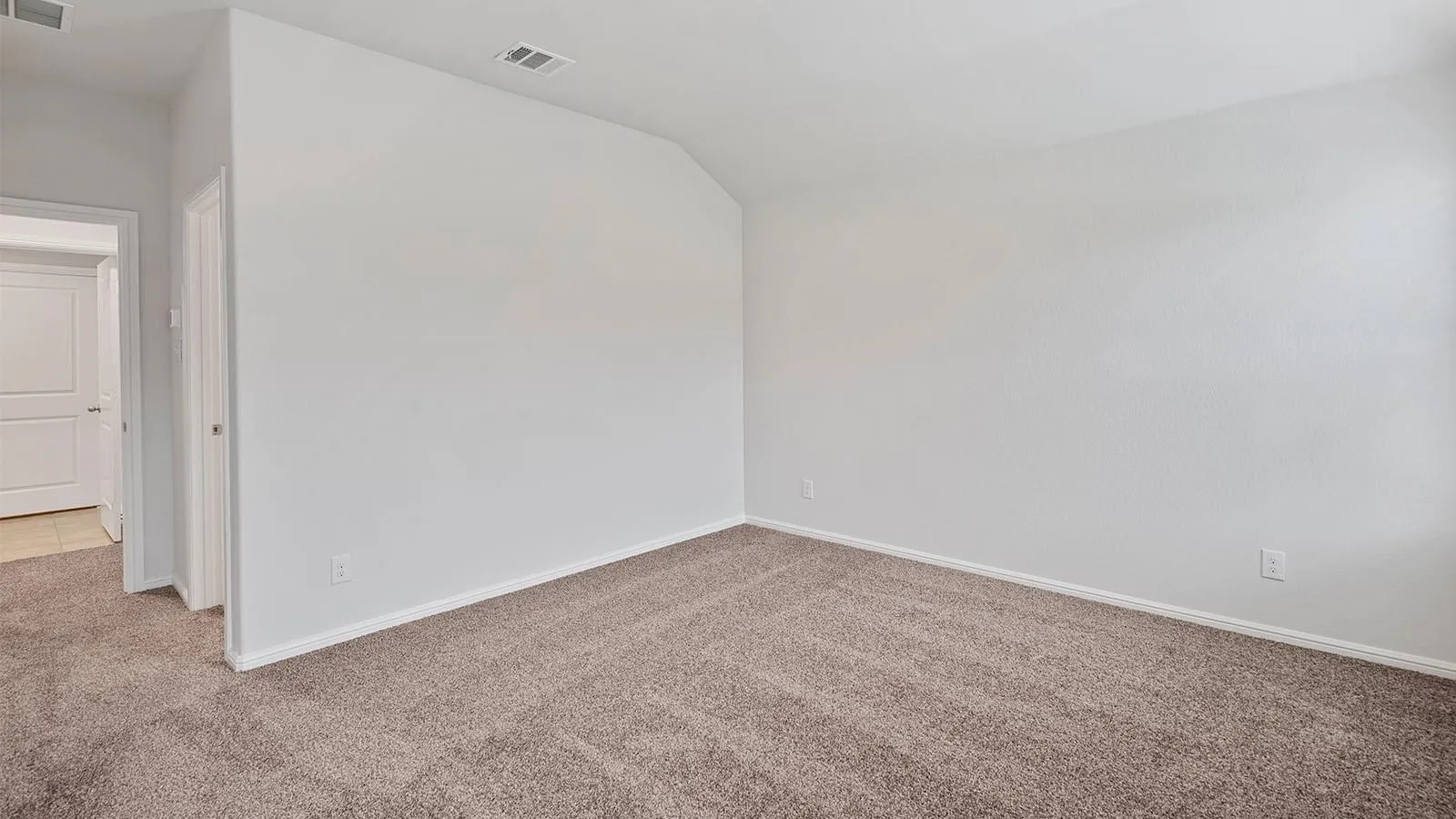 Single Family Residence For Rent in Tarrant County , 333 Beekeeper Drive, Fort Worth, Texas 76131, 3 Bedroom, 2 Bathroom, 2 Garage spaces, 1,447 Sqft, built in 2023, mls#21301419, Real Estate Agent in Fort Worth, Homes For Rent in Tarrant county, Homes For Rent in Fort Worth, Realtor in Fort Worth Texas, Real Estate Brokerage Independent Realty Texas, Luminita Cordes Realtor