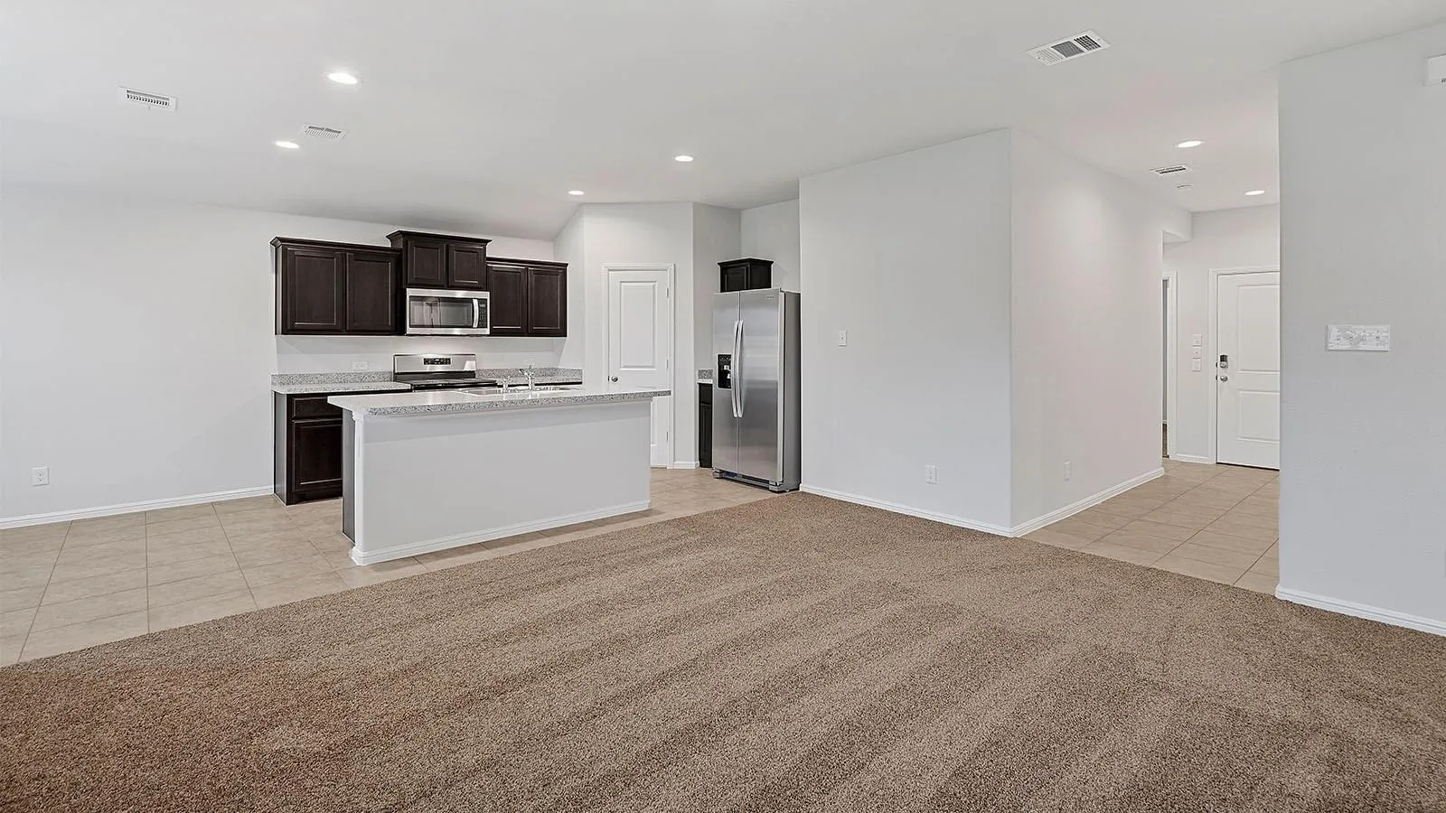 Single Family Residence For Rent in Tarrant County , 333 Beekeeper Drive, Fort Worth, Texas 76131, 3 Bedroom, 2 Bathroom, 2 Garage spaces, 1,447 Sqft, built in 2023, mls#21301419, Real Estate Agent in Fort Worth, Homes For Rent in Tarrant county, Homes For Rent in Fort Worth, Realtor in Fort Worth Texas, Real Estate Brokerage Independent Realty Texas, Luminita Cordes Realtor