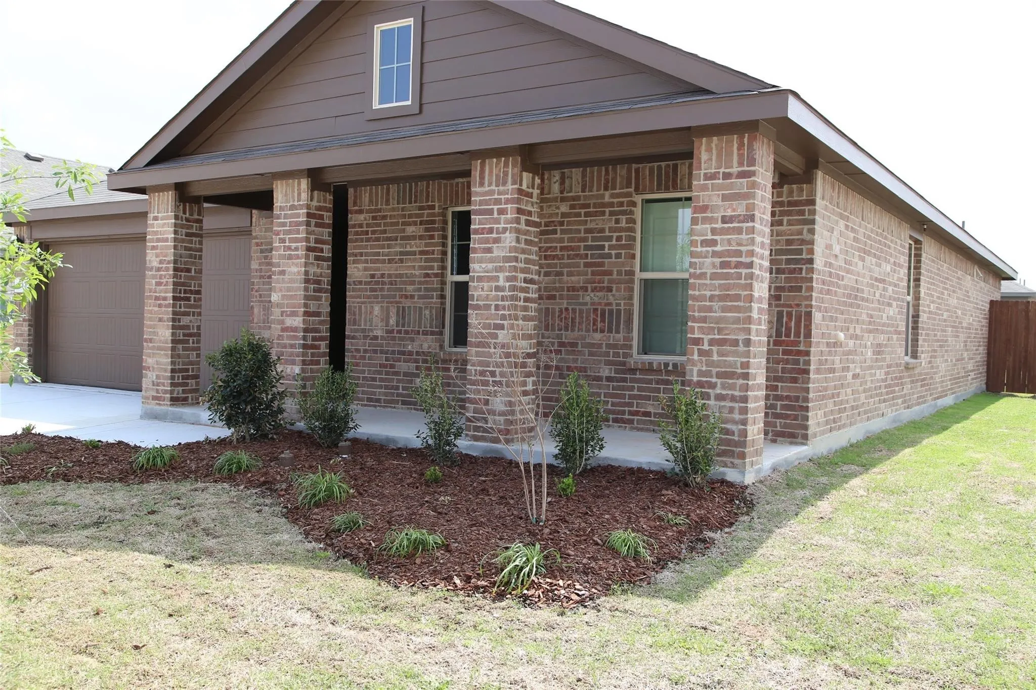 Single Family Residence For Rent in Tarrant County , 333 Beekeeper Drive, Fort Worth, Texas 76131, 3 Bedroom, 2 Bathroom, 2 Garage spaces, 1,447 Sqft, built in 2023, mls#21301419, Real Estate Agent in Fort Worth, Homes For Rent in Tarrant county, Homes For Rent in Fort Worth, Realtor in Fort Worth Texas, Real Estate Brokerage Independent Realty Texas, Luminita Cordes Realtor