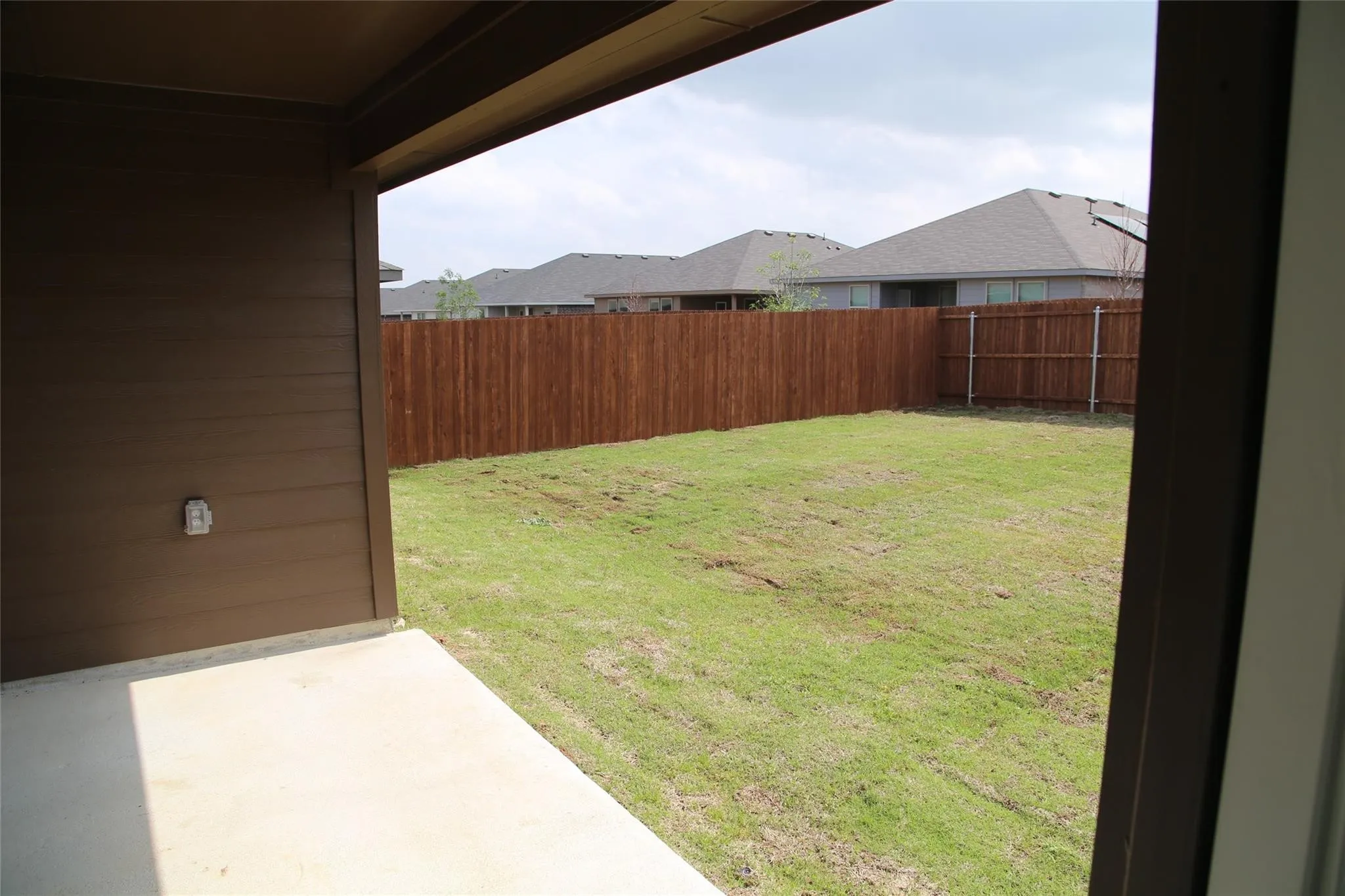 Single Family Residence For Rent in Tarrant County , 333 Beekeeper Drive, Fort Worth, Texas 76131, 3 Bedroom, 2 Bathroom, 2 Garage spaces, 1,447 Sqft, built in 2023, mls#21301419, Real Estate Agent in Fort Worth, Homes For Rent in Tarrant county, Homes For Rent in Fort Worth, Realtor in Fort Worth Texas, Real Estate Brokerage Independent Realty Texas, Luminita Cordes Realtor