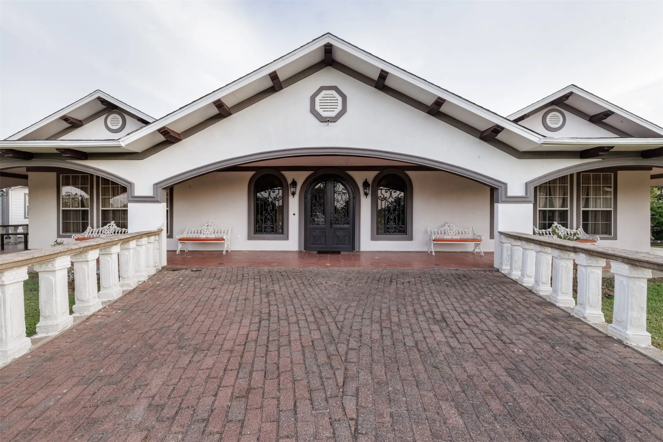Single Family Residence For Sale in Wood County , 4699 County Road 1600, Alba, Texas 75410, 4 Bedroom, 3 Bathroom, 4 Garage spaces, 3,210 Sqft, built in 2007, mls#21300632, Real Estate Agent in Alba, Homes For Sale in Wood county, Homes For Sale in Alba, Realtor in Alba Texas, Real Estate Brokerage Independent Realty Texas, Luminita Cordes Realtor