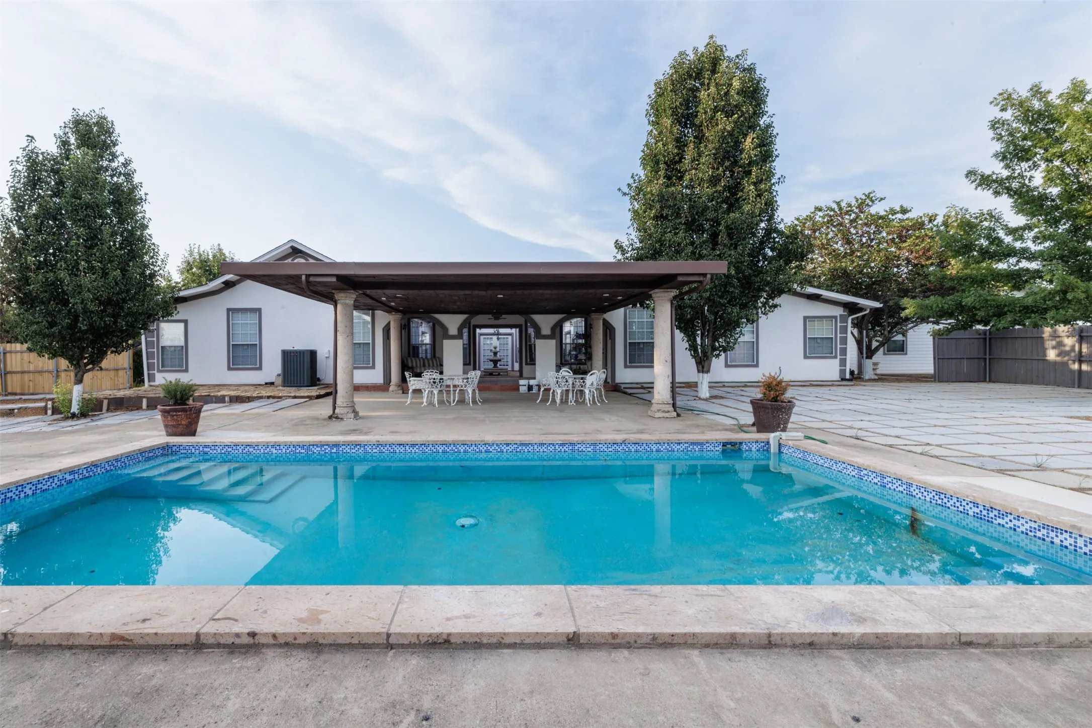 Single Family Residence For Sale in Wood County , 4699 County Road 1600, Alba, Texas 75410, 4 Bedroom, 3 Bathroom, 4 Garage spaces, 3,210 Sqft, built in 2007, mls#21300632, Real Estate Agent in Alba, Homes For Sale in Wood county, Homes For Sale in Alba, Realtor in Alba Texas, Real Estate Brokerage Independent Realty Texas, Luminita Cordes Realtor