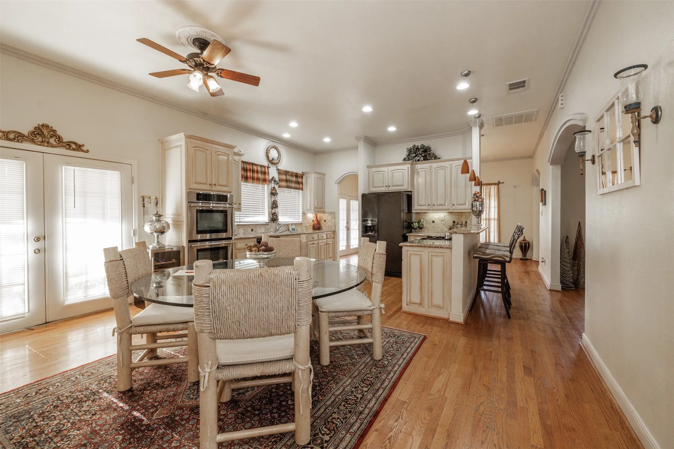 Single Family Residence For Sale in Wood County , 4699 County Road 1600, Alba, Texas 75410, 4 Bedroom, 3 Bathroom, 4 Garage spaces, 3,210 Sqft, built in 2007, mls#21300632, Real Estate Agent in Alba, Homes For Sale in Wood county, Homes For Sale in Alba, Realtor in Alba Texas, Real Estate Brokerage Independent Realty Texas, Luminita Cordes Realtor