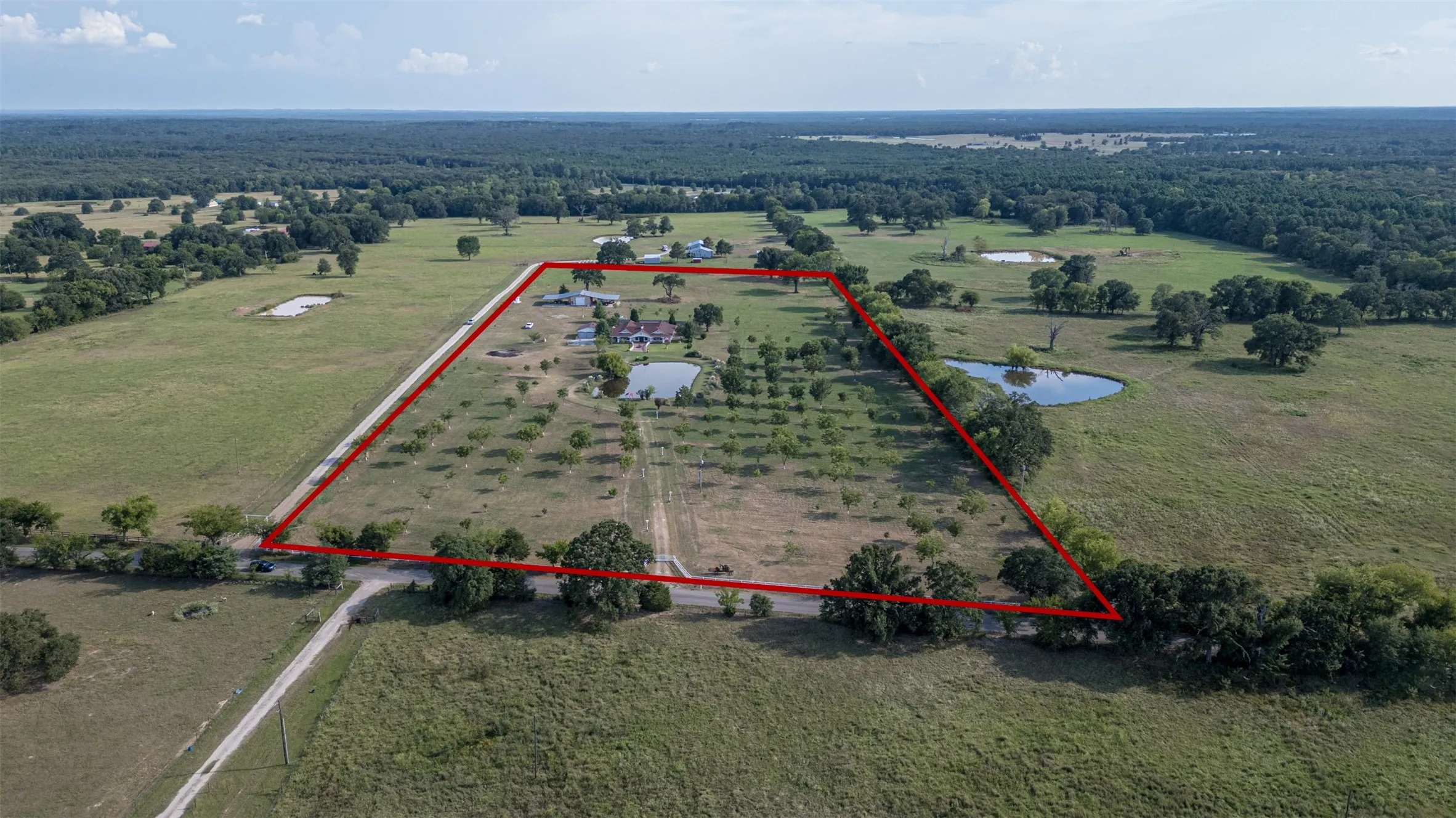 Single Family Residence For Sale in Wood County , 4699 County Road 1600, Alba, Texas 75410, 4 Bedroom, 3 Bathroom, 4 Garage spaces, 3,210 Sqft, built in 2007, mls#21300632, Real Estate Agent in Alba, Homes For Sale in Wood county, Homes For Sale in Alba, Realtor in Alba Texas, Real Estate Brokerage Independent Realty Texas, Luminita Cordes Realtor