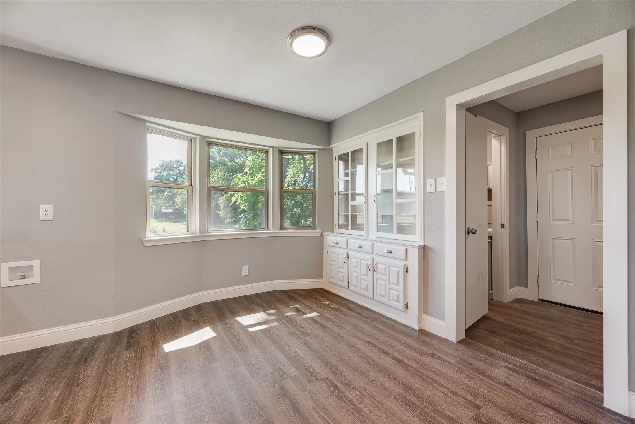 Single Family Residence For Sale in Hunt County , 302 County Road 3320, Greenville, Texas 75402, 3 Bedroom, 2 Bathroom, 2 Garage spaces, 1,670 Sqft, built in 1983, mls#21304279, Real Estate Agent in Greenville, Homes For Sale in Hunt county, Homes For Sale in Greenville, Realtor in Greenville Texas, Real Estate Brokerage Independent Realty Texas, Luminita Cordes Realtor
