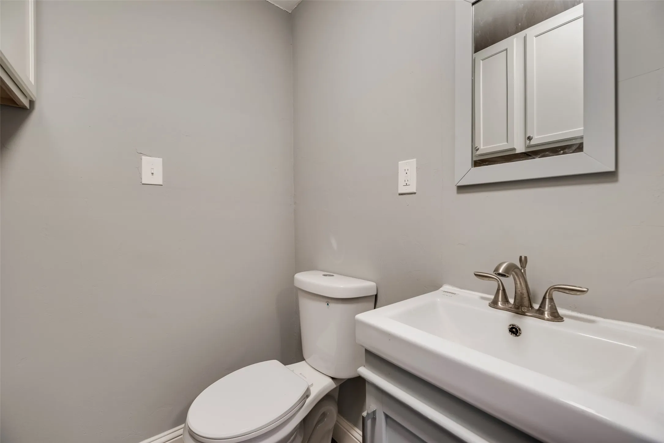 Single Family Residence For Sale in Hunt County , 302 County Road 3320, Greenville, Texas 75402, 3 Bedroom, 2 Bathroom, 2 Garage spaces, 1,670 Sqft, built in 1983, mls#21304279, Real Estate Agent in Greenville, Homes For Sale in Hunt county, Homes For Sale in Greenville, Realtor in Greenville Texas, Real Estate Brokerage Independent Realty Texas, Luminita Cordes Realtor
