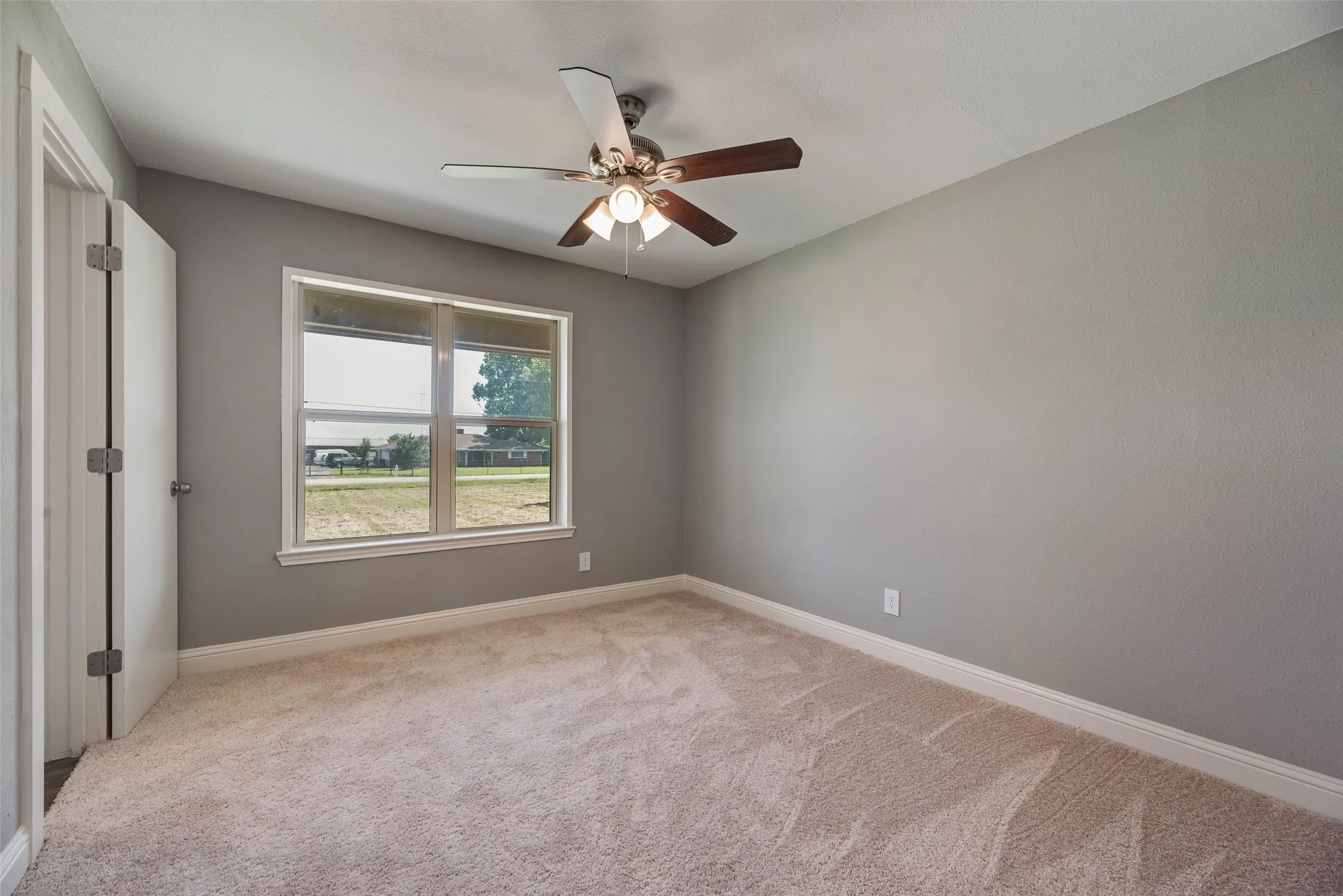 Single Family Residence For Sale in Hunt County , 302 County Road 3320, Greenville, Texas 75402, 3 Bedroom, 2 Bathroom, 2 Garage spaces, 1,670 Sqft, built in 1983, mls#21304279, Real Estate Agent in Greenville, Homes For Sale in Hunt county, Homes For Sale in Greenville, Realtor in Greenville Texas, Real Estate Brokerage Independent Realty Texas, Luminita Cordes Realtor