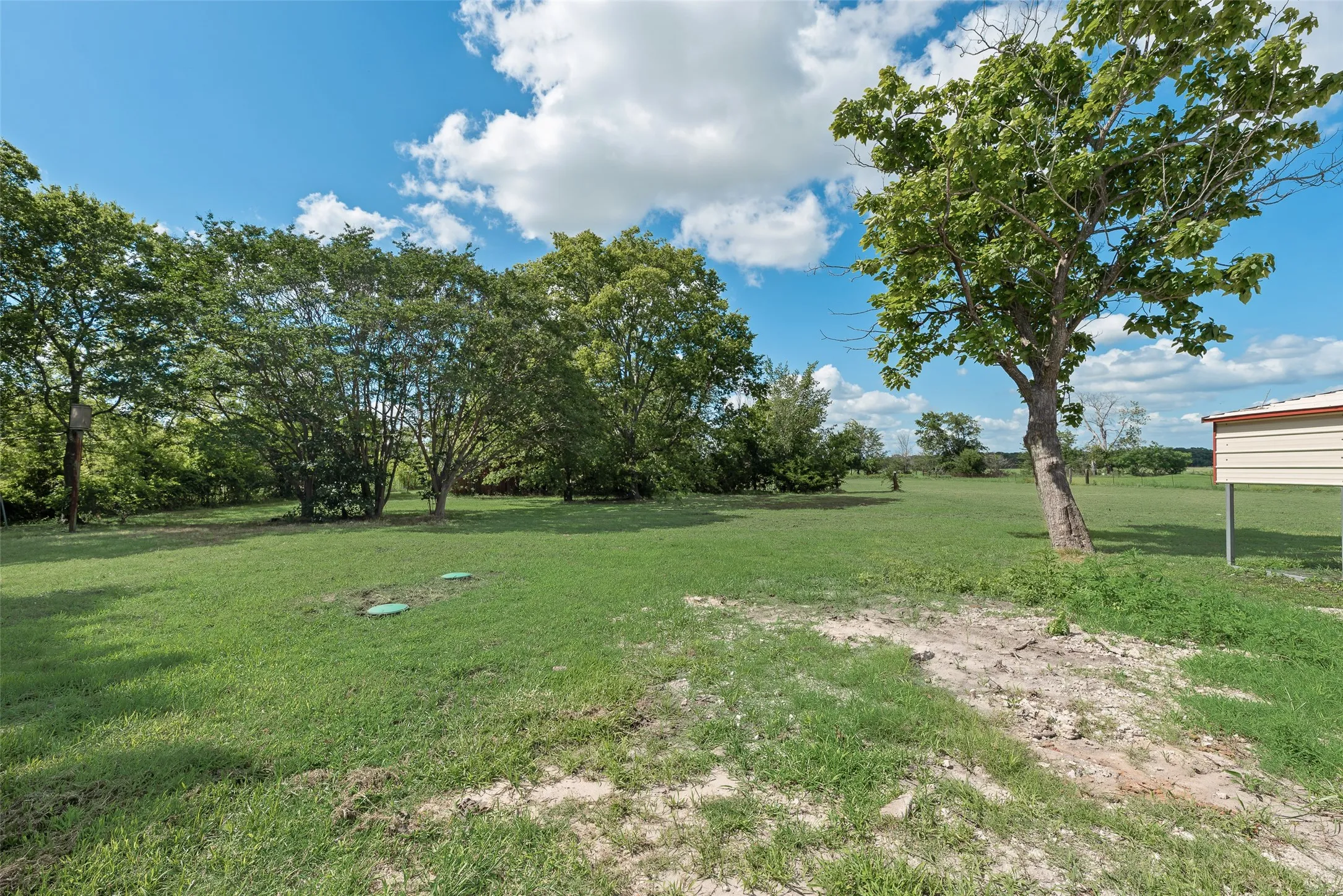 Single Family Residence For Sale in Hunt County , 302 County Road 3320, Greenville, Texas 75402, 3 Bedroom, 2 Bathroom, 2 Garage spaces, 1,670 Sqft, built in 1983, mls#21304279, Real Estate Agent in Greenville, Homes For Sale in Hunt county, Homes For Sale in Greenville, Realtor in Greenville Texas, Real Estate Brokerage Independent Realty Texas, Luminita Cordes Realtor