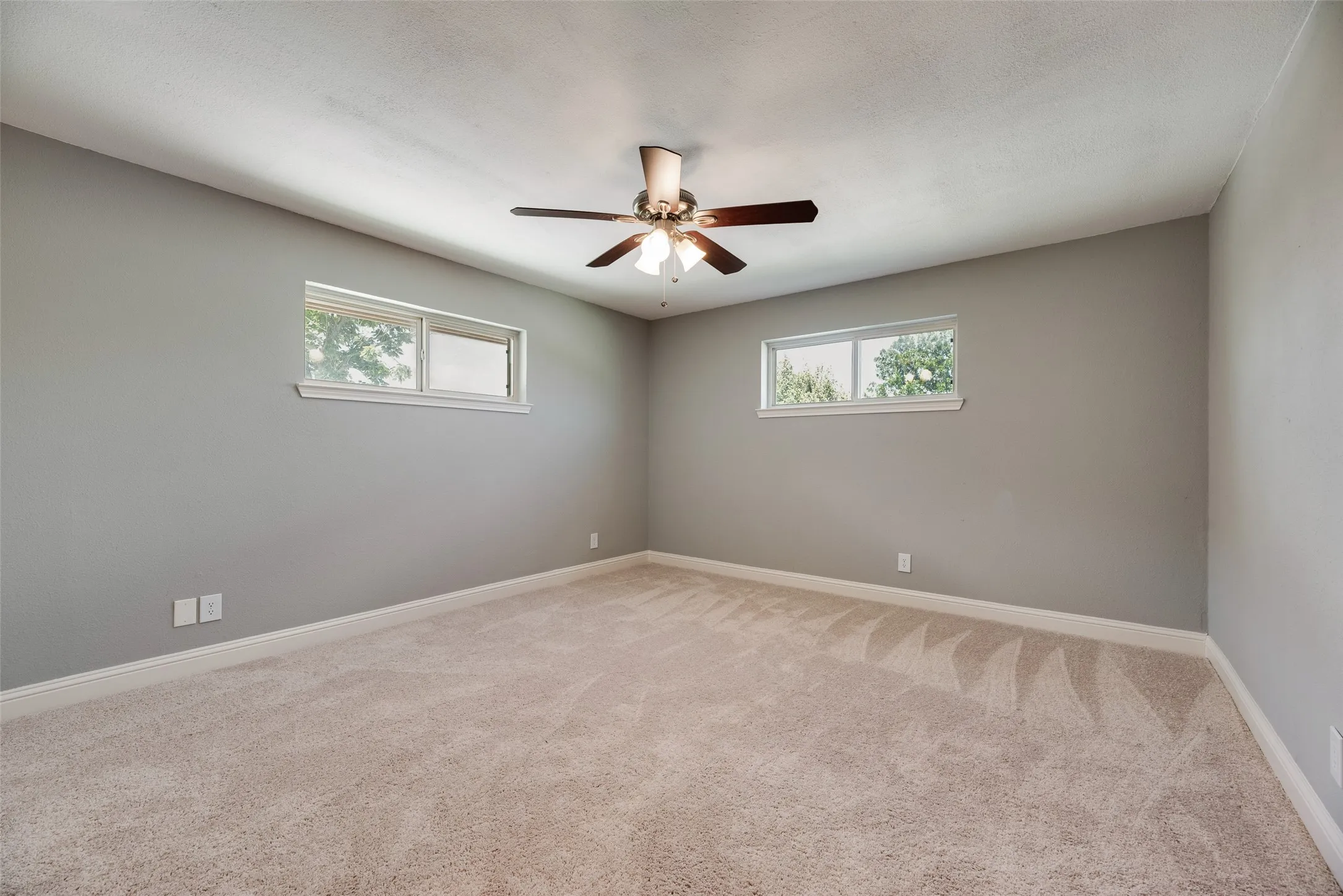 Single Family Residence For Sale in Hunt County , 302 County Road 3320, Greenville, Texas 75402, 3 Bedroom, 2 Bathroom, 2 Garage spaces, 1,670 Sqft, built in 1983, mls#21304279, Real Estate Agent in Greenville, Homes For Sale in Hunt county, Homes For Sale in Greenville, Realtor in Greenville Texas, Real Estate Brokerage Independent Realty Texas, Luminita Cordes Realtor