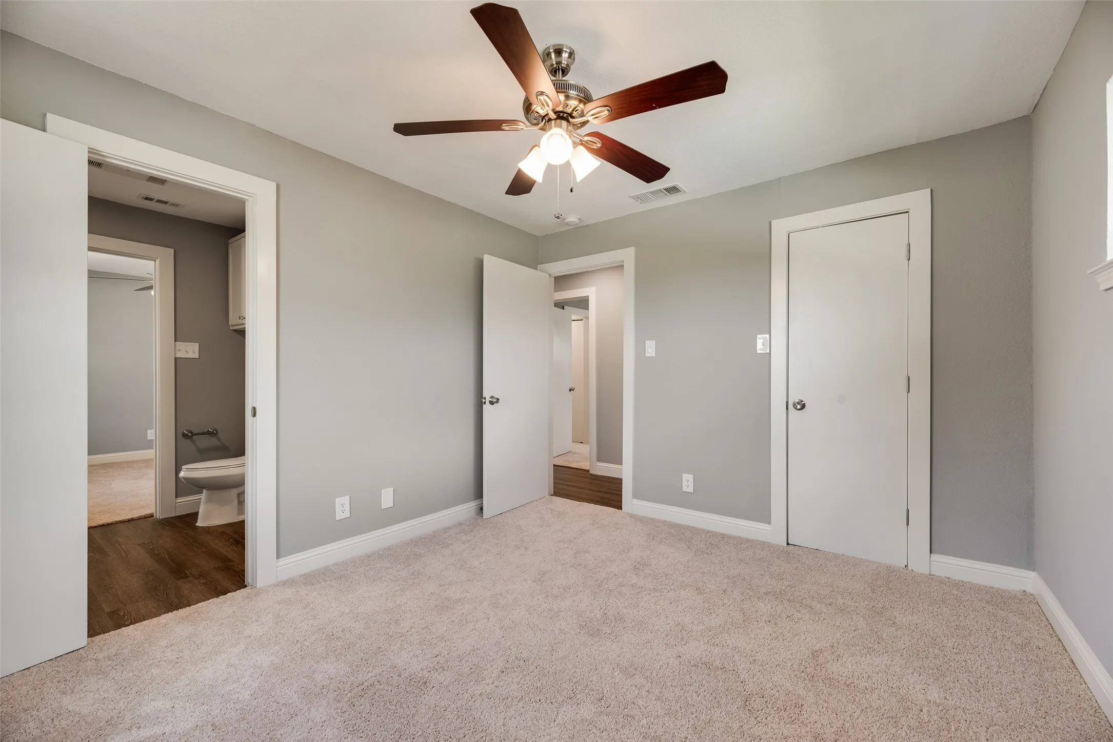 Single Family Residence For Sale in Hunt County , 302 County Road 3320, Greenville, Texas 75402, 3 Bedroom, 2 Bathroom, 2 Garage spaces, 1,670 Sqft, built in 1983, mls#21304279, Real Estate Agent in Greenville, Homes For Sale in Hunt county, Homes For Sale in Greenville, Realtor in Greenville Texas, Real Estate Brokerage Independent Realty Texas, Luminita Cordes Realtor