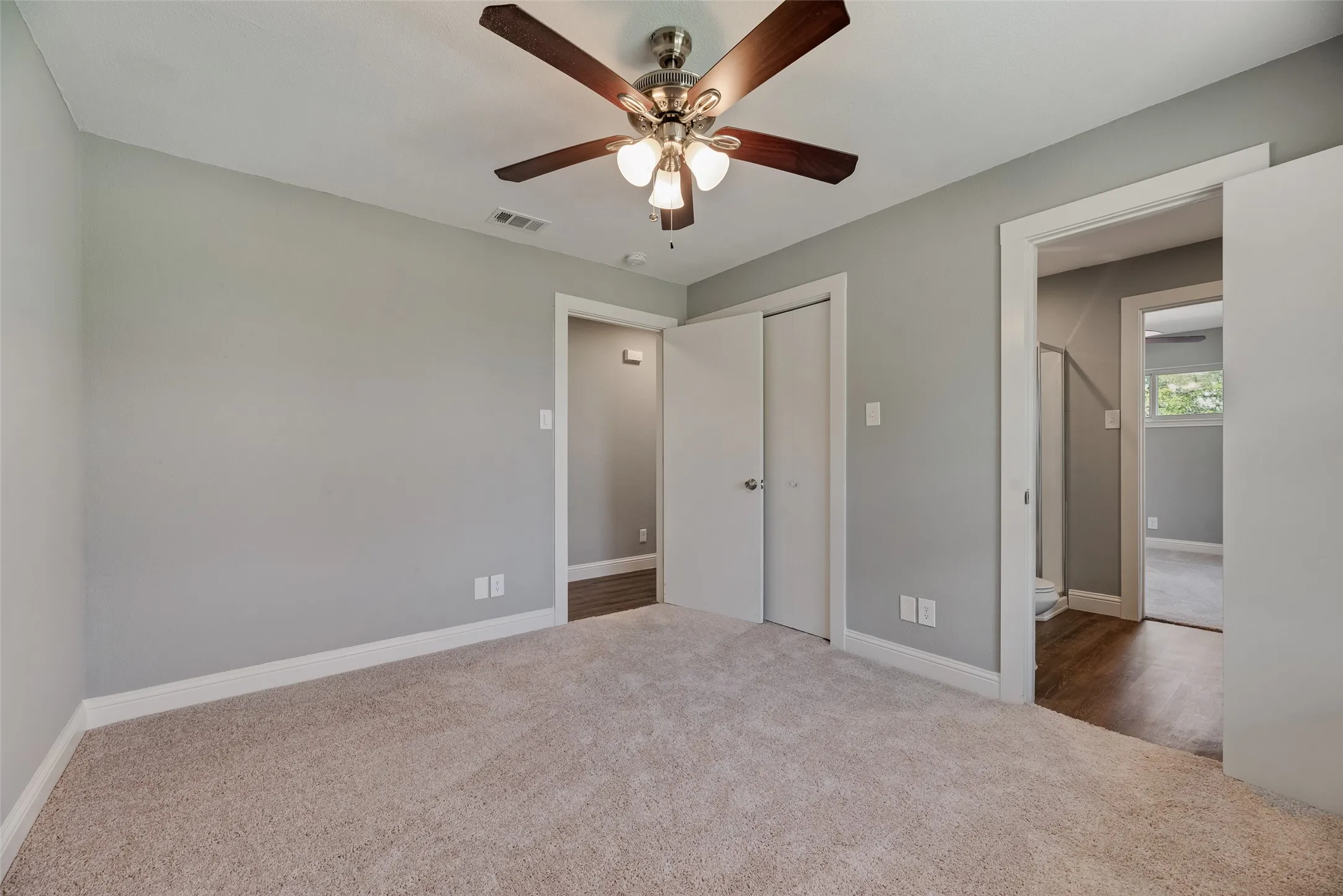 Single Family Residence For Sale in Hunt County , 302 County Road 3320, Greenville, Texas 75402, 3 Bedroom, 2 Bathroom, 2 Garage spaces, 1,670 Sqft, built in 1983, mls#21304279, Real Estate Agent in Greenville, Homes For Sale in Hunt county, Homes For Sale in Greenville, Realtor in Greenville Texas, Real Estate Brokerage Independent Realty Texas, Luminita Cordes Realtor