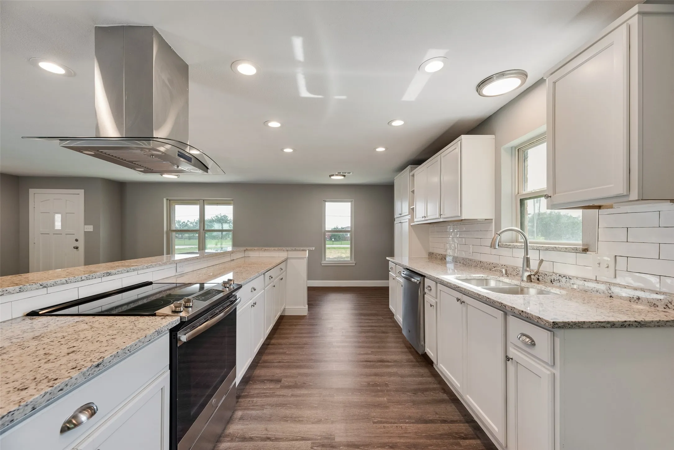 Single Family Residence For Sale in Hunt County , 302 County Road 3320, Greenville, Texas 75402, 3 Bedroom, 2 Bathroom, 2 Garage spaces, 1,670 Sqft, built in 1983, mls#21304279, Real Estate Agent in Greenville, Homes For Sale in Hunt county, Homes For Sale in Greenville, Realtor in Greenville Texas, Real Estate Brokerage Independent Realty Texas, Luminita Cordes Realtor