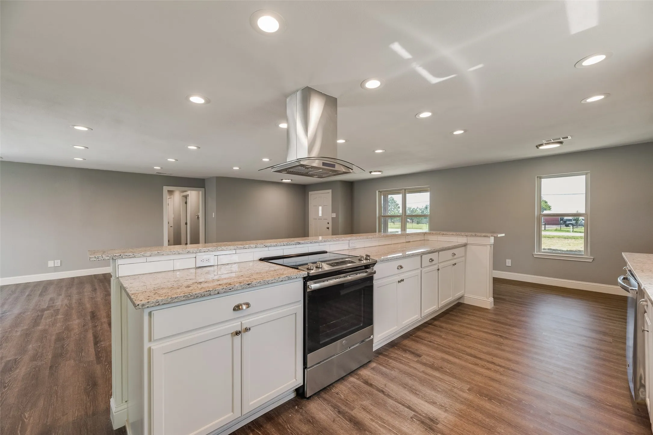 Single Family Residence For Sale in Hunt County , 302 County Road 3320, Greenville, Texas 75402, 3 Bedroom, 2 Bathroom, 2 Garage spaces, 1,670 Sqft, built in 1983, mls#21304279, Real Estate Agent in Greenville, Homes For Sale in Hunt county, Homes For Sale in Greenville, Realtor in Greenville Texas, Real Estate Brokerage Independent Realty Texas, Luminita Cordes Realtor