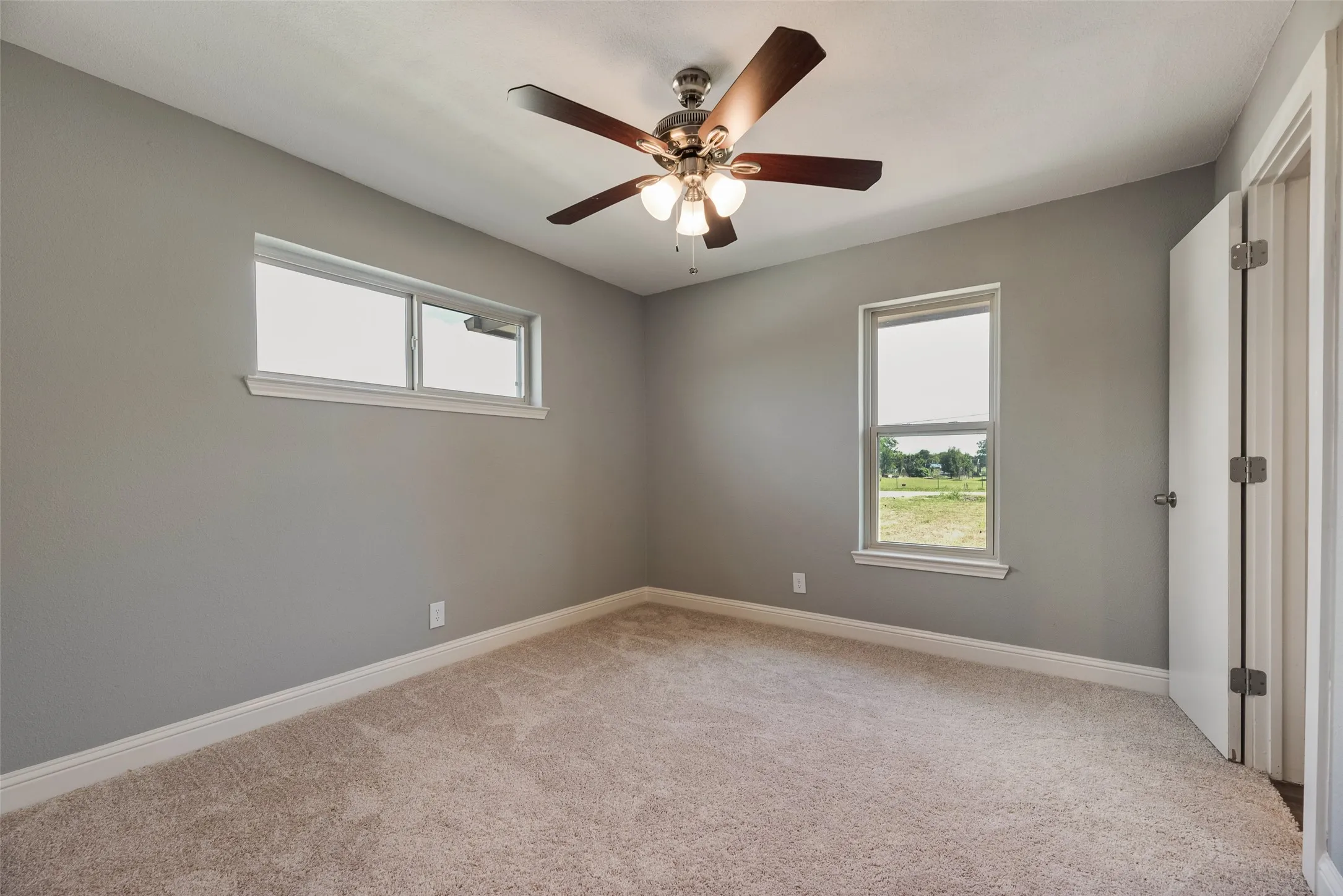 Single Family Residence For Sale in Hunt County , 302 County Road 3320, Greenville, Texas 75402, 3 Bedroom, 2 Bathroom, 2 Garage spaces, 1,670 Sqft, built in 1983, mls#21304279, Real Estate Agent in Greenville, Homes For Sale in Hunt county, Homes For Sale in Greenville, Realtor in Greenville Texas, Real Estate Brokerage Independent Realty Texas, Luminita Cordes Realtor