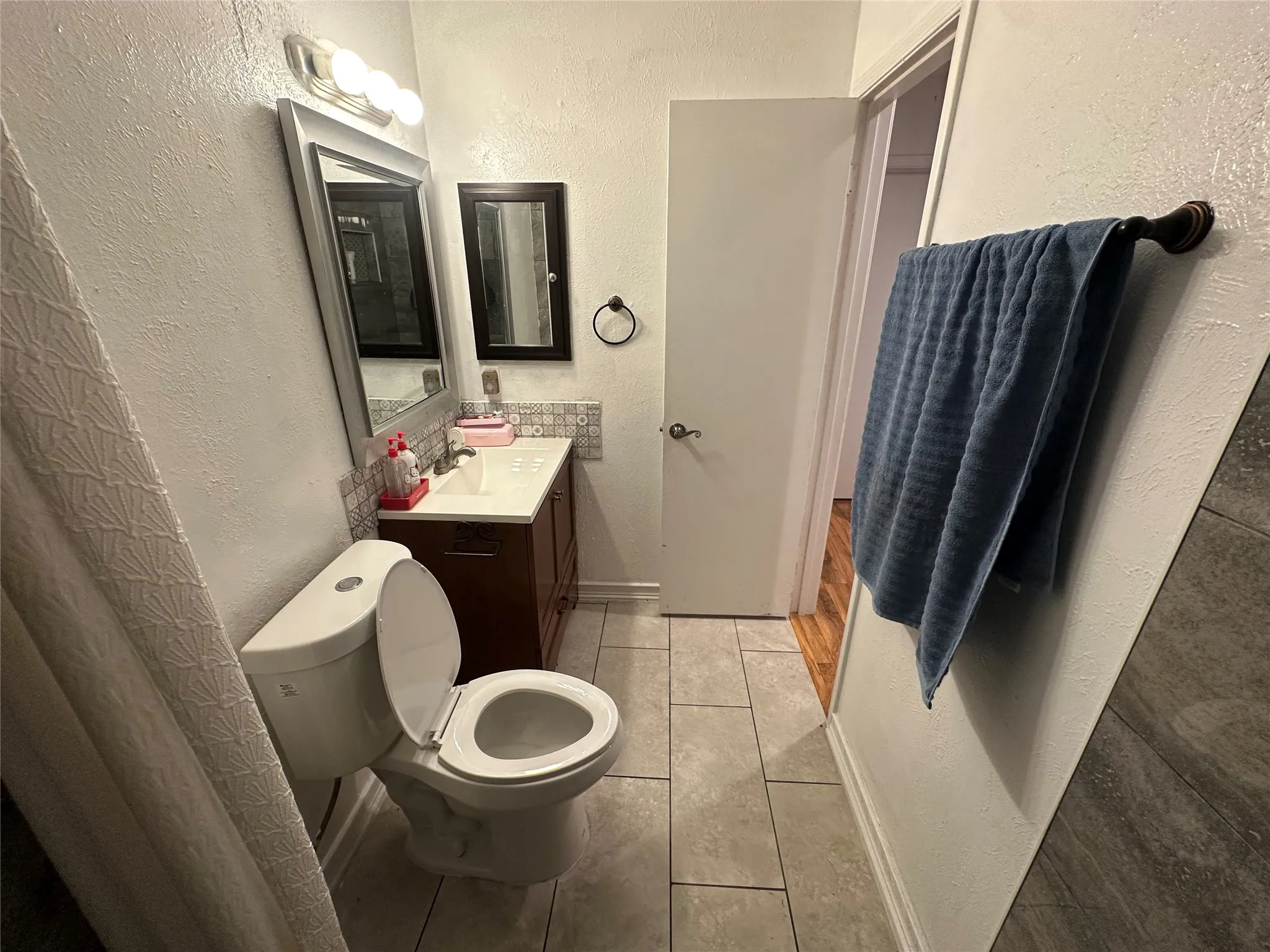 Single Family Residence For Sale in Denton County , 2312 Westbrook Drive, Carrollton, Texas 75007, 3 Bedrooms, 2 Bathrooms, 2 Garage spaces, 1,795 Sqft, built in 1978, Price $385,000, mls#21269111, Real Estate Agent in Carrollton, Homes For Sale in Denton county, Homes For Sale in Carrollton, Realtor in Carrollton Texas, Real Estate Brokerage Independent Realty Texas, Luminita Cordes Realtor