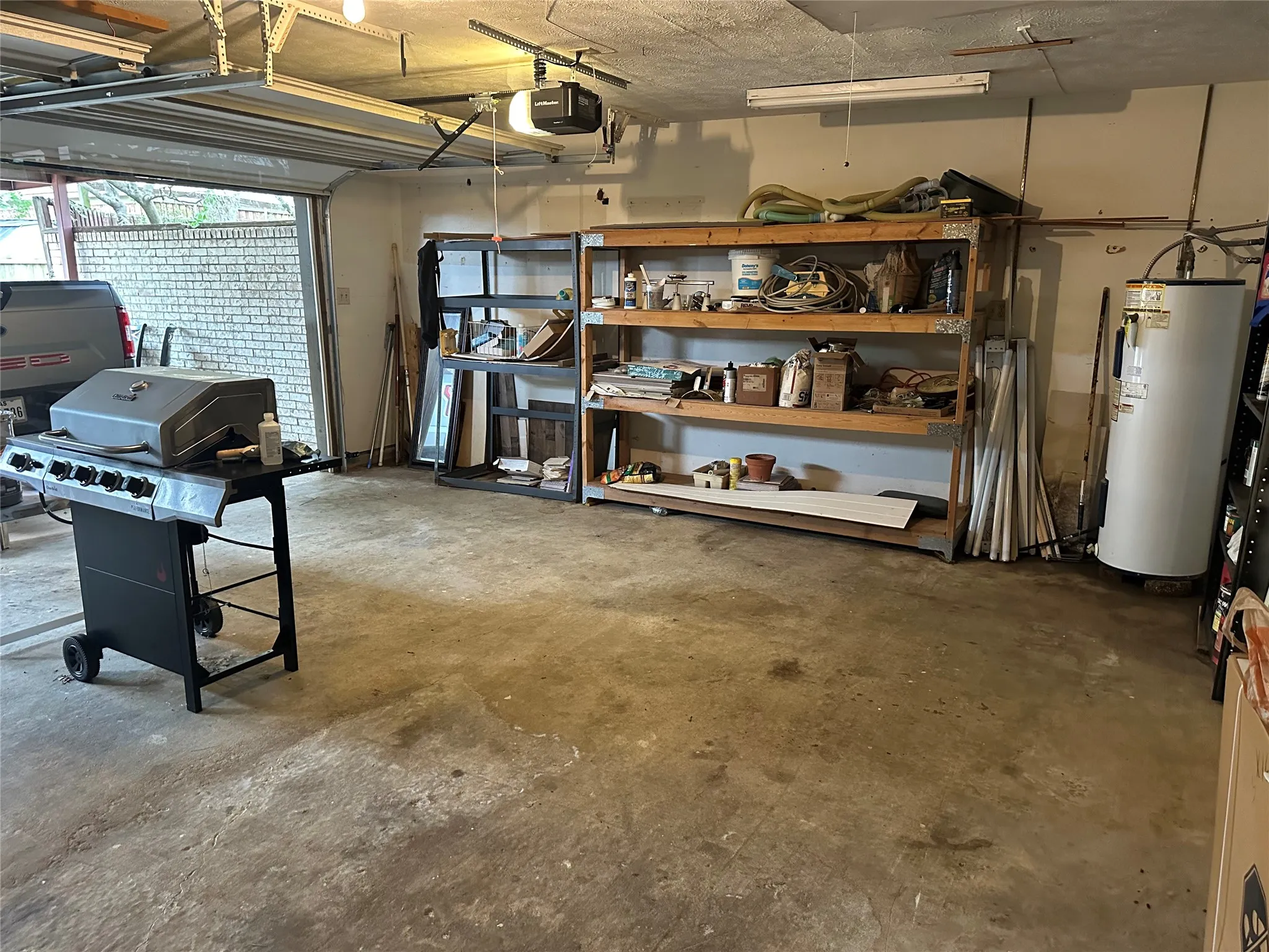 Single Family Residence For Sale in Denton County , 2312 Westbrook Drive, Carrollton, Texas 75007, 3 Bedrooms, 2 Bathrooms, 2 Garage spaces, 1,795 Sqft, built in 1978, Price $385,000, mls#21269111, Real Estate Agent in Carrollton, Homes For Sale in Denton county, Homes For Sale in Carrollton, Realtor in Carrollton Texas, Real Estate Brokerage Independent Realty Texas, Luminita Cordes Realtor