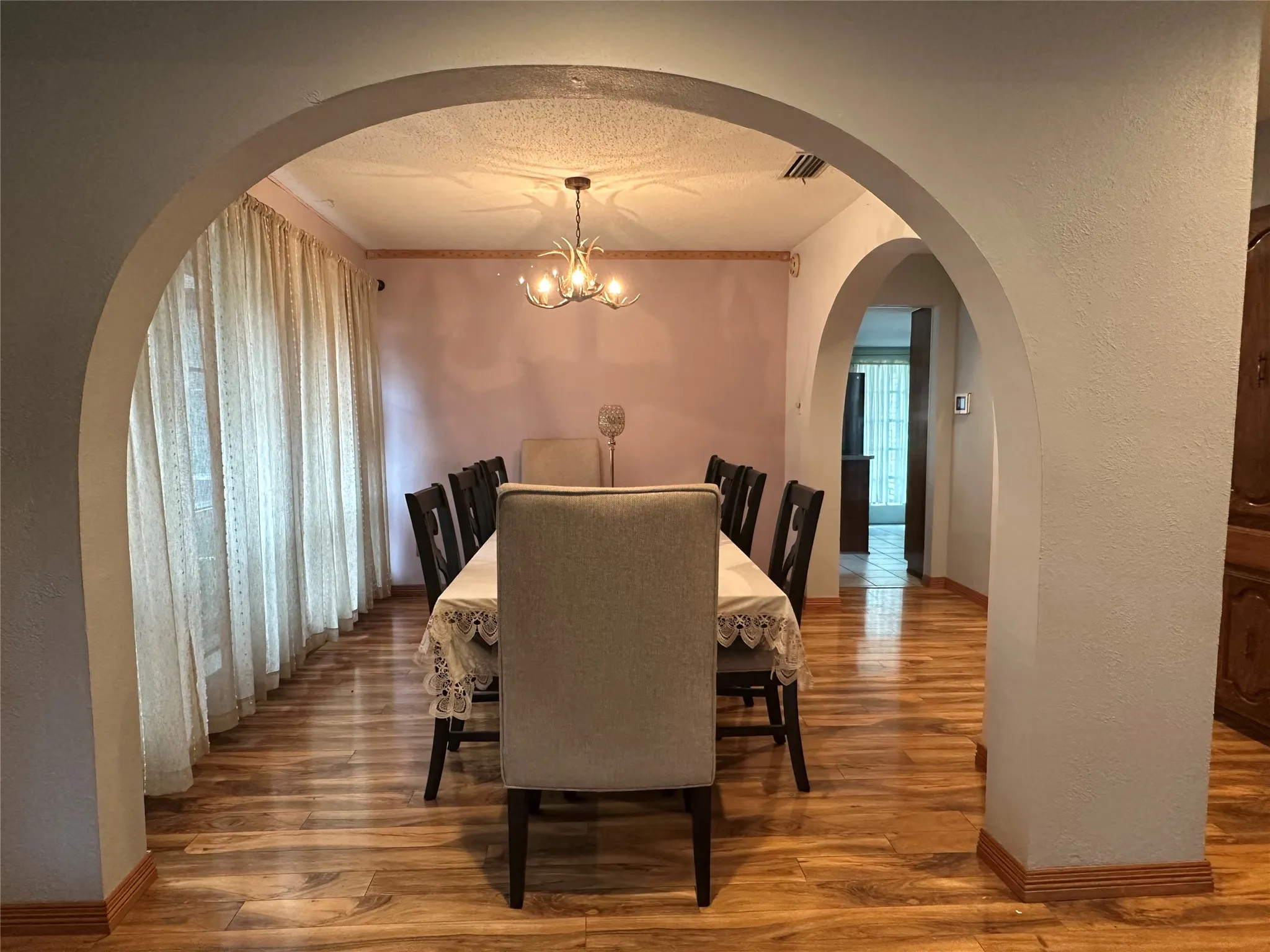 Single Family Residence For Sale in Denton County , 2312 Westbrook Drive, Carrollton, Texas 75007, 3 Bedrooms, 2 Bathrooms, 2 Garage spaces, 1,795 Sqft, built in 1978, Price $385,000, mls#21269111, Real Estate Agent in Carrollton, Homes For Sale in Denton county, Homes For Sale in Carrollton, Realtor in Carrollton Texas, Real Estate Brokerage Independent Realty Texas, Luminita Cordes Realtor