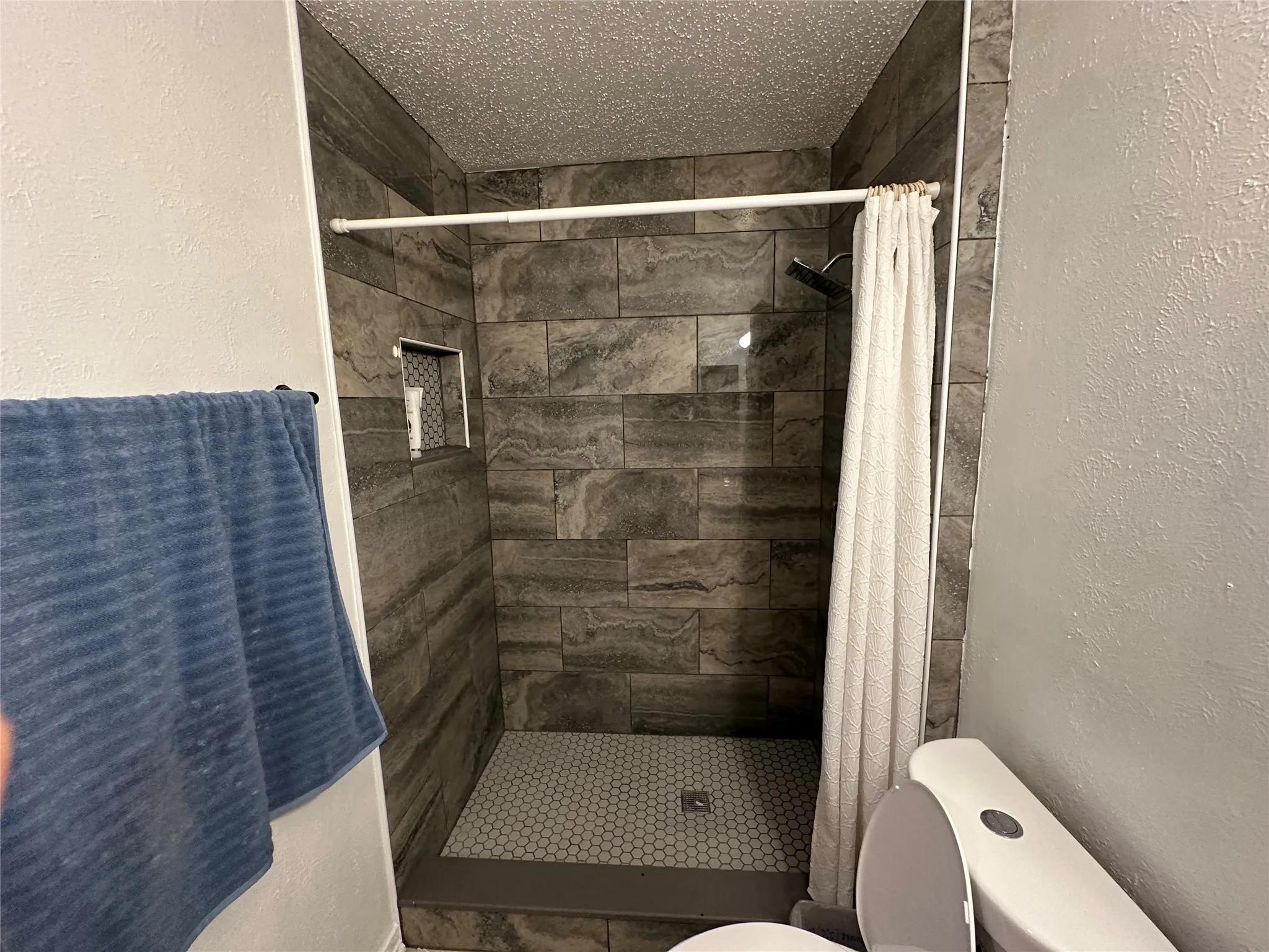 Single Family Residence For Sale in Denton County , 2312 Westbrook Drive, Carrollton, Texas 75007, 3 Bedrooms, 2 Bathrooms, 2 Garage spaces, 1,795 Sqft, built in 1978, Price $385,000, mls#21269111, Real Estate Agent in Carrollton, Homes For Sale in Denton county, Homes For Sale in Carrollton, Realtor in Carrollton Texas, Real Estate Brokerage Independent Realty Texas, Luminita Cordes Realtor