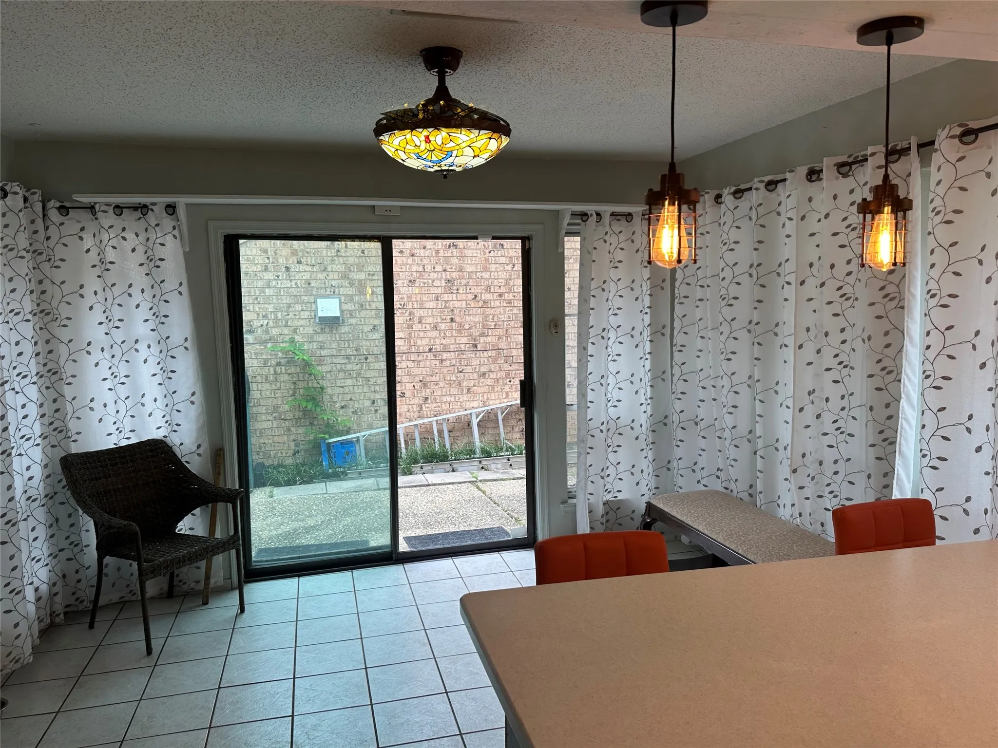 Single Family Residence For Sale in Denton County , 2312 Westbrook Drive, Carrollton, Texas 75007, 3 Bedrooms, 2 Bathrooms, 2 Garage spaces, 1,795 Sqft, built in 1978, Price $385,000, mls#21269111, Real Estate Agent in Carrollton, Homes For Sale in Denton county, Homes For Sale in Carrollton, Realtor in Carrollton Texas, Real Estate Brokerage Independent Realty Texas, Luminita Cordes Realtor