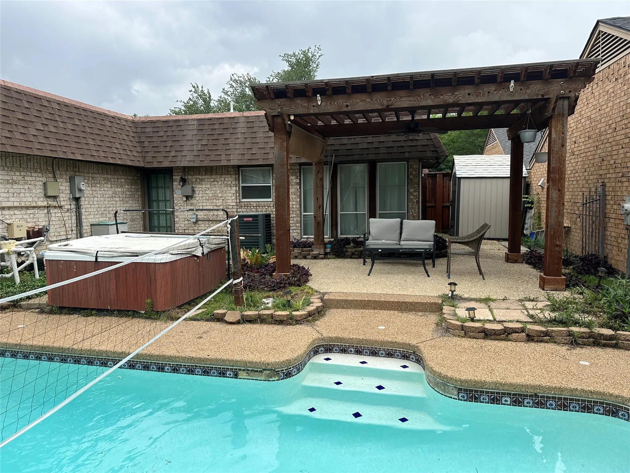 Single Family Residence For Sale in Denton County , 2312 Westbrook Drive, Carrollton, Texas 75007, 3 Bedrooms, 2 Bathrooms, 2 Garage spaces, 1,795 Sqft, built in 1978, Price $385,000, mls#21269111, Real Estate Agent in Carrollton, Homes For Sale in Denton county, Homes For Sale in Carrollton, Realtor in Carrollton Texas, Real Estate Brokerage Independent Realty Texas, Luminita Cordes Realtor