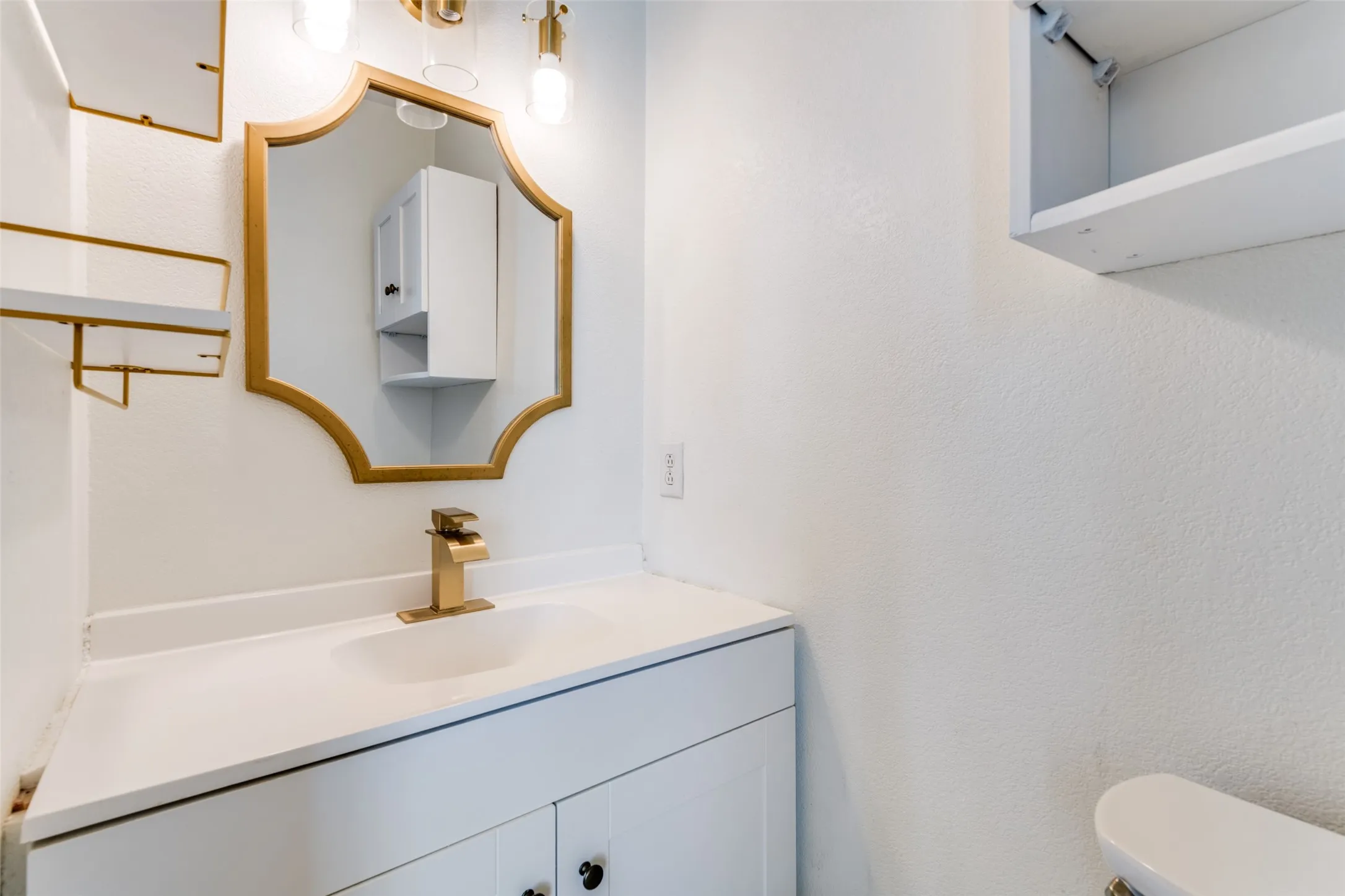 Single Family Residence For Sale in Rockwall County , 505 Storrs Street, Rockwall, Texas 75087, 3 Bedroom, 2 Bathroom, 2 Garage spaces, 1,097 Sqft, built in 1985, mls#21302701, Real Estate Agent in Rockwall, Homes For Sale in Rockwall county, Homes For Sale in Rockwall, Realtor in Rockwall Texas, Real Estate Brokerage Independent Realty Texas, Luminita Cordes Realtor
