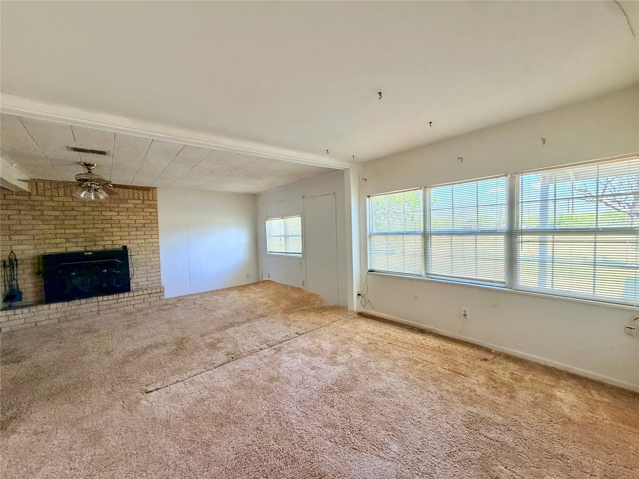 Single Family Residence For Sale in Taylor County , 649 Mccartney Lane, Tye, Texas 79563, 3 Bedroom, 2 Bathroom, Garage spaces, 1,534 Sqft, built in 1960, mls#21303965, Real Estate Agent in Tye, Homes For Sale in Taylor county, Homes For Sale in Tye, Realtor in Tye Texas, Real Estate Brokerage Independent Realty Texas, Luminita Cordes Realtor