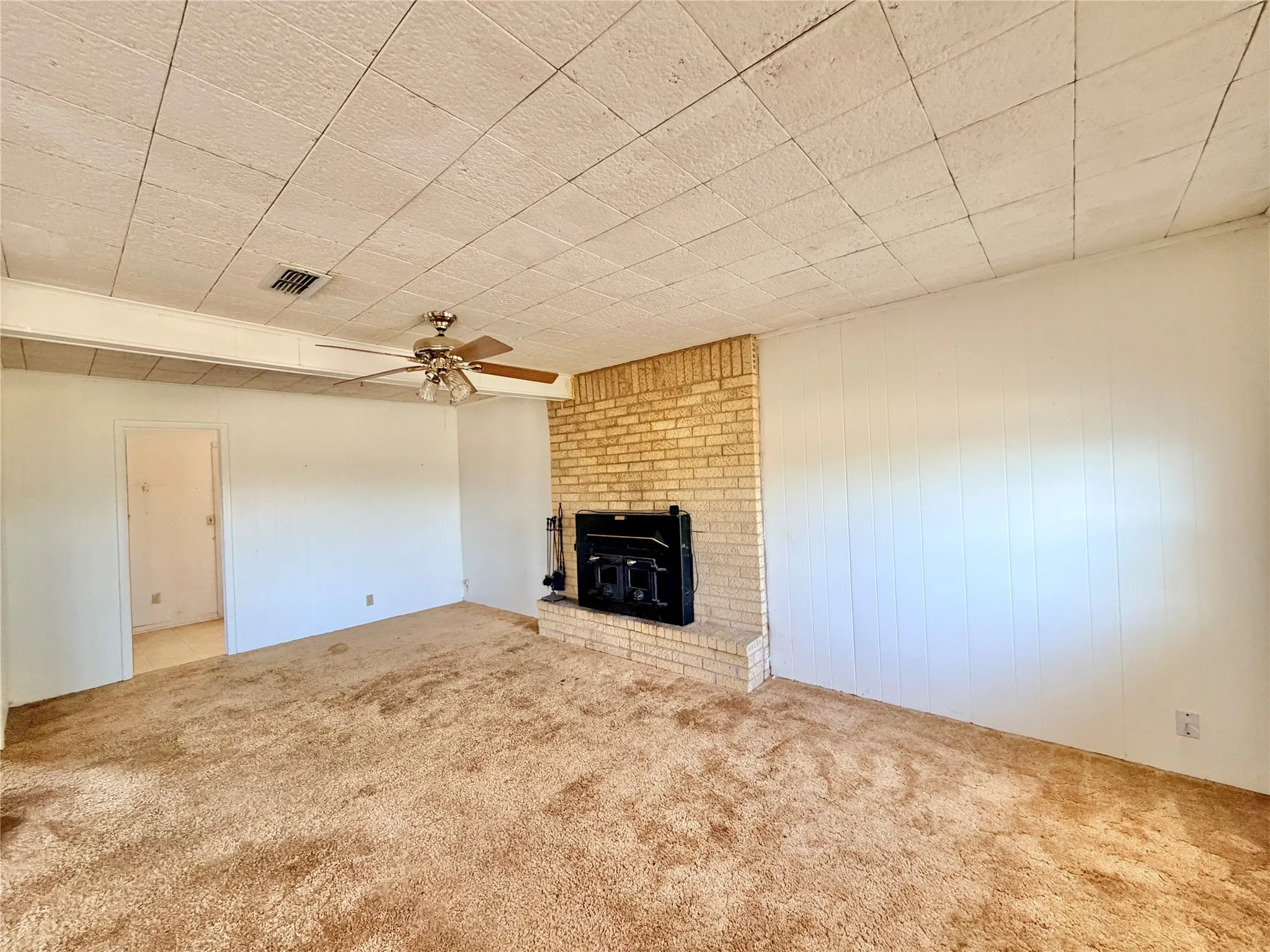 Single Family Residence For Sale in Taylor County , 649 Mccartney Lane, Tye, Texas 79563, 3 Bedroom, 2 Bathroom, Garage spaces, 1,534 Sqft, built in 1960, mls#21303965, Real Estate Agent in Tye, Homes For Sale in Taylor county, Homes For Sale in Tye, Realtor in Tye Texas, Real Estate Brokerage Independent Realty Texas, Luminita Cordes Realtor