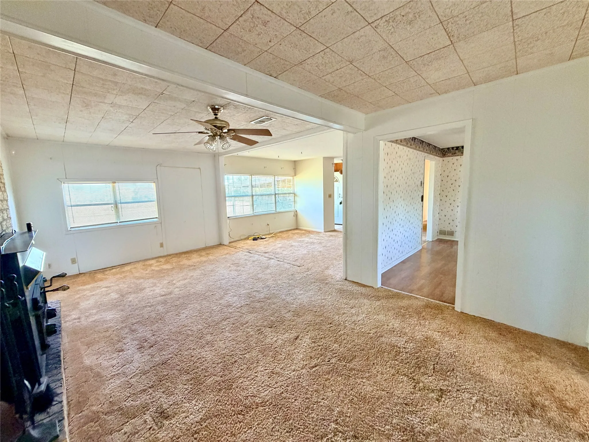 Single Family Residence For Sale in Taylor County , 649 Mccartney Lane, Tye, Texas 79563, 3 Bedroom, 2 Bathroom, Garage spaces, 1,534 Sqft, built in 1960, mls#21303965, Real Estate Agent in Tye, Homes For Sale in Taylor county, Homes For Sale in Tye, Realtor in Tye Texas, Real Estate Brokerage Independent Realty Texas, Luminita Cordes Realtor