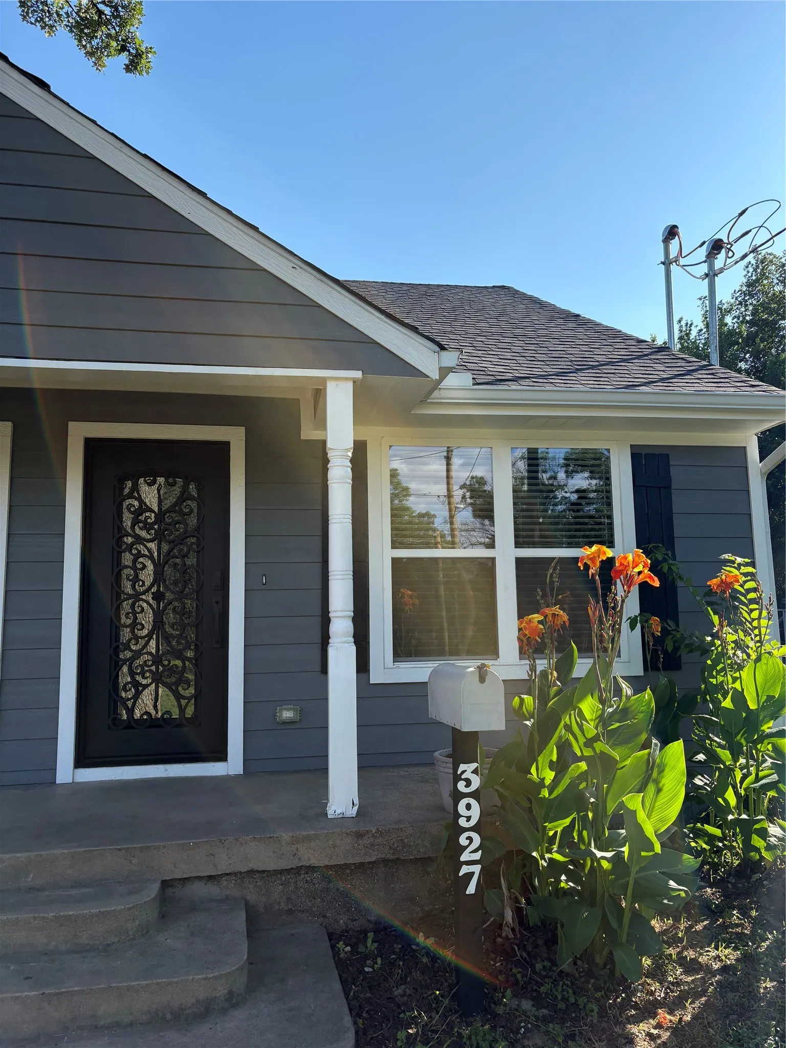 Duplex For Rent in Dallas County , 3927 Malcolm X Blvd, Dallas, Texas 75215, 1 Bedroom, 1 Bathroom, Garage spaces, 1,248 Sqft, built in 1938, mls#21304308, Real Estate Agent in Dallas, Homes For Rent in Dallas county, Homes For Rent in Dallas, Realtor in Dallas Texas, Real Estate Brokerage Independent Realty Texas, Luminita Cordes Realtor