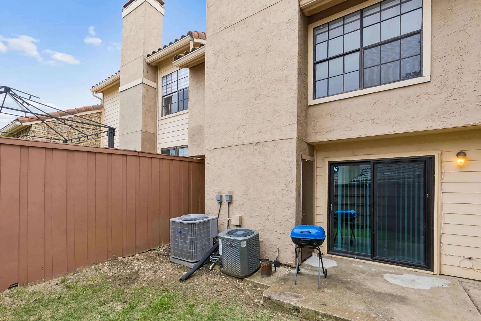 Condominium For Rent in Dallas County , 4236 Cuesta Drive, Irving, Texas 75038, 2 Bedroom, 3 Bathroom, 1 Garage spaces, 1,400 Sqft, built in 1981, mls#21302787, Real Estate Agent in Irving, Homes For Rent in Dallas county, Homes For Rent in Irving, Realtor in Irving Texas, Real Estate Brokerage Independent Realty Texas, Luminita Cordes Realtor