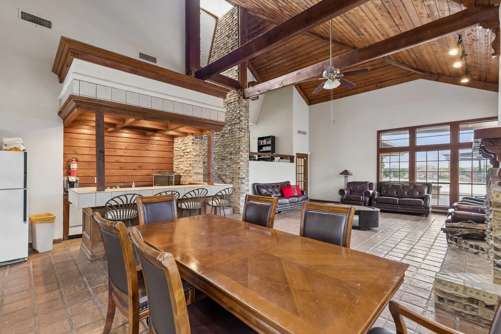Condominium For Rent in Dallas County , 4236 Cuesta Drive, Irving, Texas 75038, 2 Bedroom, 3 Bathroom, 1 Garage spaces, 1,400 Sqft, built in 1981, mls#21302787, Real Estate Agent in Irving, Homes For Rent in Dallas county, Homes For Rent in Irving, Realtor in Irving Texas, Real Estate Brokerage Independent Realty Texas, Luminita Cordes Realtor
