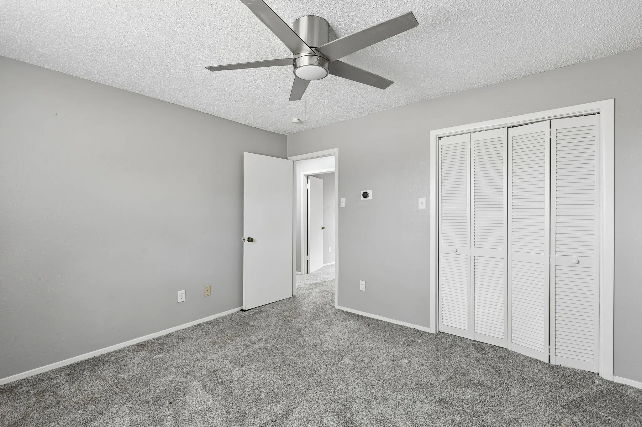Condominium For Rent in Dallas County , 4236 Cuesta Drive, Irving, Texas 75038, 2 Bedroom, 3 Bathroom, 1 Garage spaces, 1,400 Sqft, built in 1981, mls#21302787, Real Estate Agent in Irving, Homes For Rent in Dallas county, Homes For Rent in Irving, Realtor in Irving Texas, Real Estate Brokerage Independent Realty Texas, Luminita Cordes Realtor