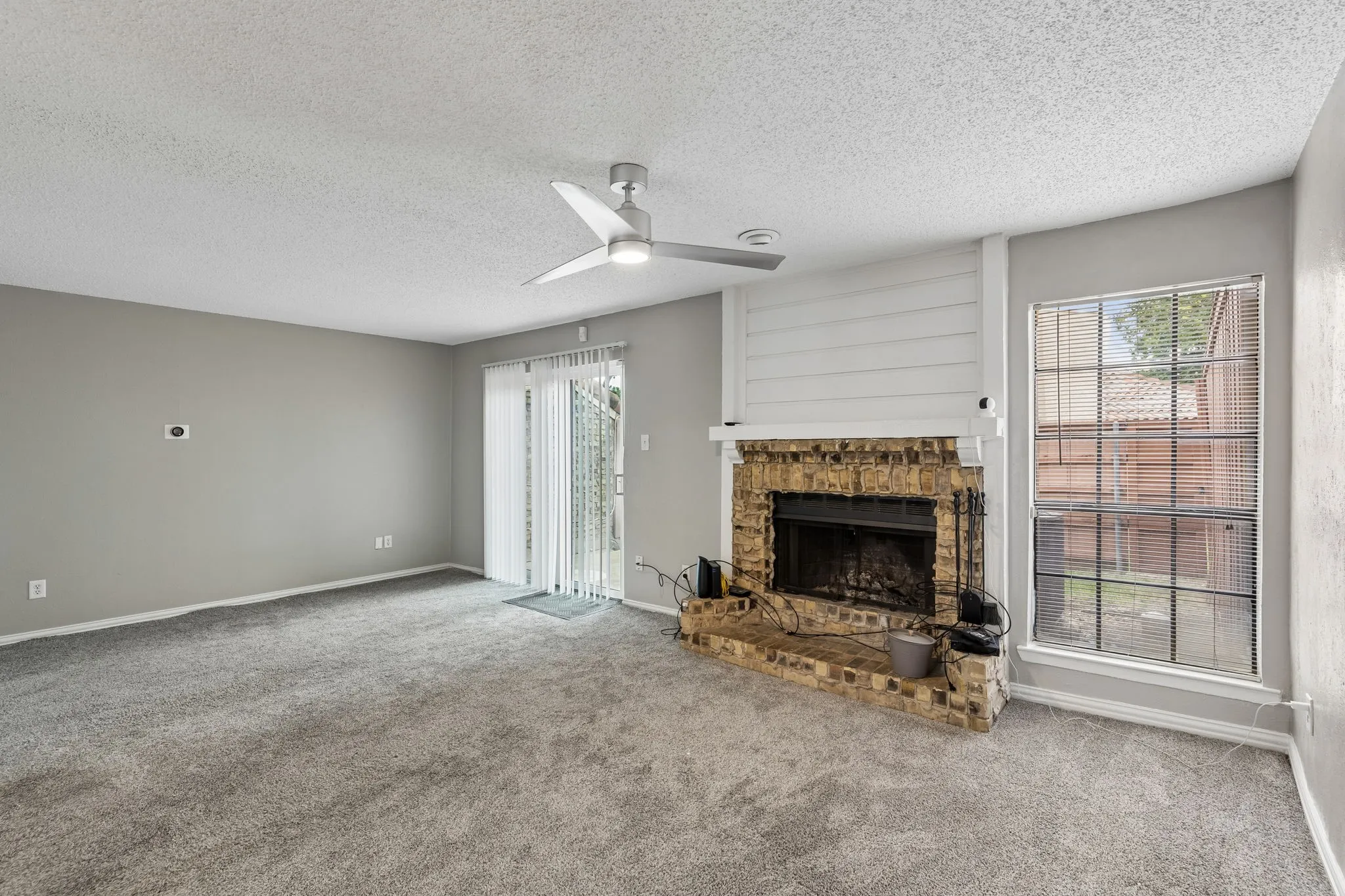 Condominium For Rent in Dallas County , 4236 Cuesta Drive, Irving, Texas 75038, 2 Bedroom, 3 Bathroom, 1 Garage spaces, 1,400 Sqft, built in 1981, mls#21302787, Real Estate Agent in Irving, Homes For Rent in Dallas county, Homes For Rent in Irving, Realtor in Irving Texas, Real Estate Brokerage Independent Realty Texas, Luminita Cordes Realtor