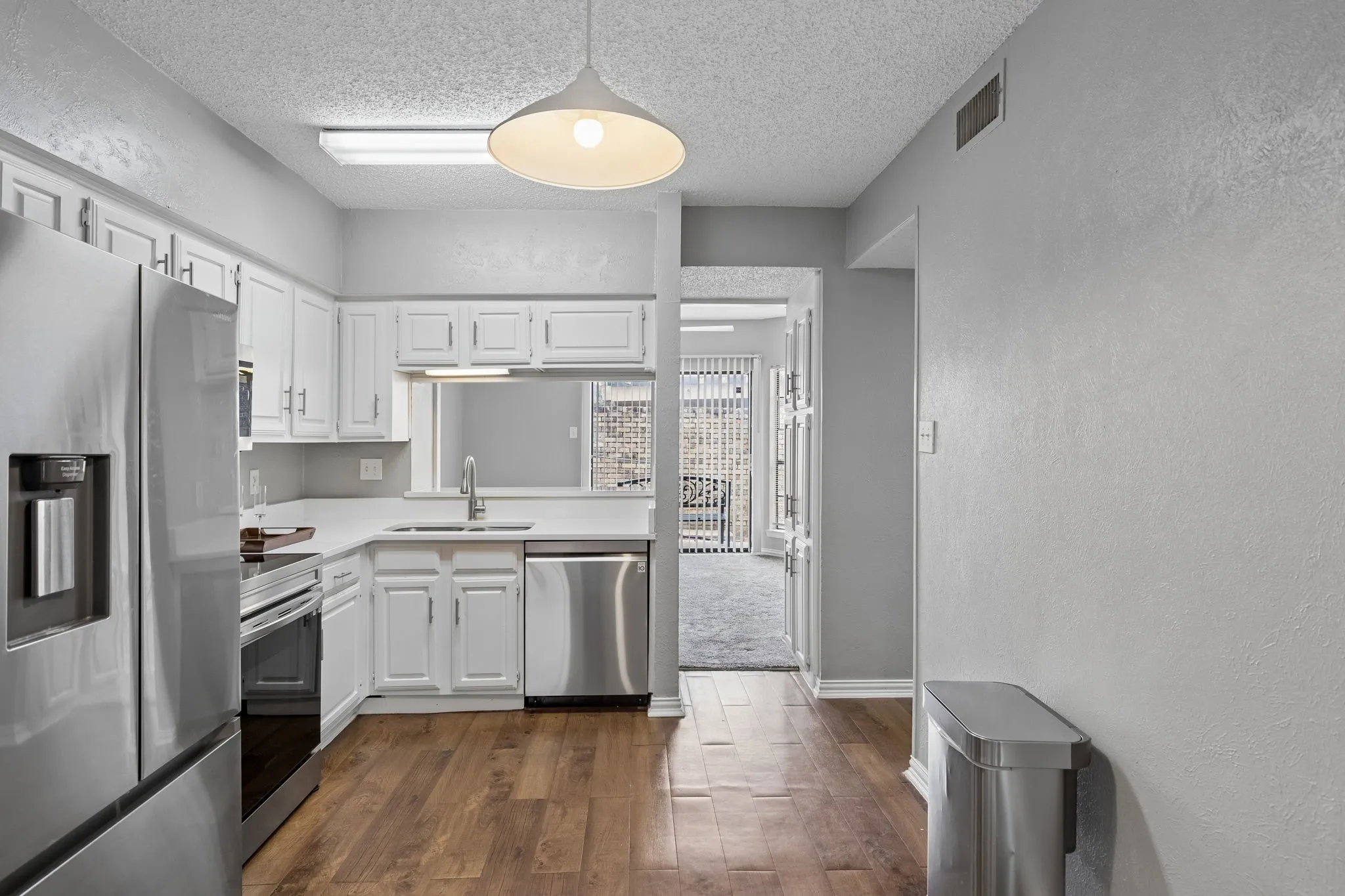 Condominium For Rent in Dallas County , 4236 Cuesta Drive, Irving, Texas 75038, 2 Bedroom, 3 Bathroom, 1 Garage spaces, 1,400 Sqft, built in 1981, mls#21302787, Real Estate Agent in Irving, Homes For Rent in Dallas county, Homes For Rent in Irving, Realtor in Irving Texas, Real Estate Brokerage Independent Realty Texas, Luminita Cordes Realtor