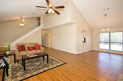 Single Family Residence For Rent in Denton County , 5309 Maple Court, Flower Mound, Texas 75028, 3 Bedroom, 2 Bathroom, 2 Garage spaces, 1,893 Sqft, built in 1983, mls#21304320, Real Estate Agent in Flower Mound, Homes For Rent in Denton county, Homes For Rent in Flower Mound, Realtor in Flower Mound Texas, Real Estate Brokerage Independent Realty Texas, Luminita Cordes Realtor
