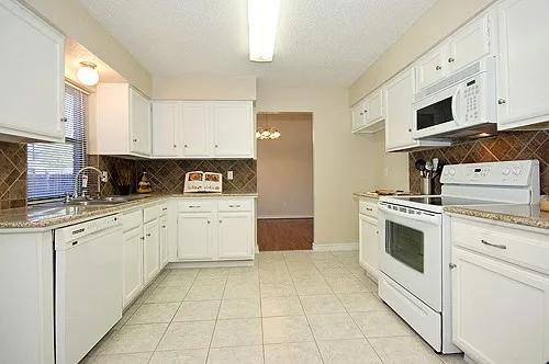 Single Family Residence For Rent in Denton County , 5309 Maple Court, Flower Mound, Texas 75028, 3 Bedroom, 2 Bathroom, 2 Garage spaces, 1,893 Sqft, built in 1983, mls#21304320, Real Estate Agent in Flower Mound, Homes For Rent in Denton county, Homes For Rent in Flower Mound, Realtor in Flower Mound Texas, Real Estate Brokerage Independent Realty Texas, Luminita Cordes Realtor