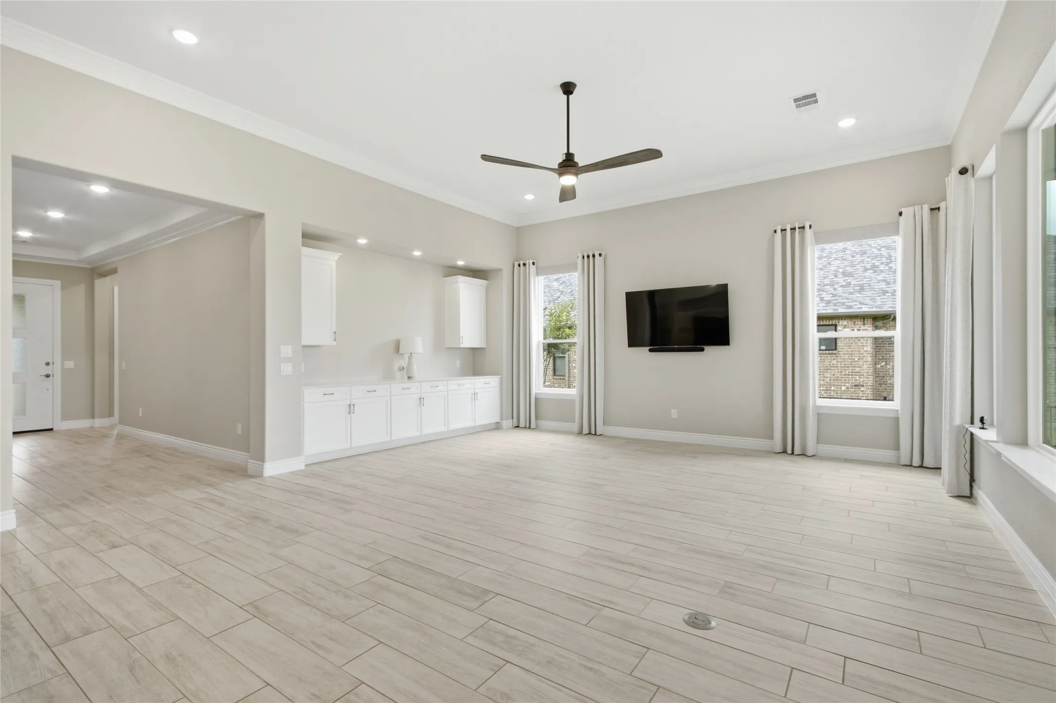 Single Family Residence For Sale in Denton County , 10908 Goodland Drive, Denton, Texas 76207, 4 Bedroom, 3 Bathroom, 3 Garage spaces, 3,056 Sqft, built in 2021, mls#21303118, Real Estate Agent in Denton, Homes For Sale in Denton county, Homes For Sale in Denton, Realtor in Denton Texas, Real Estate Brokerage Independent Realty Texas, Luminita Cordes Realtor