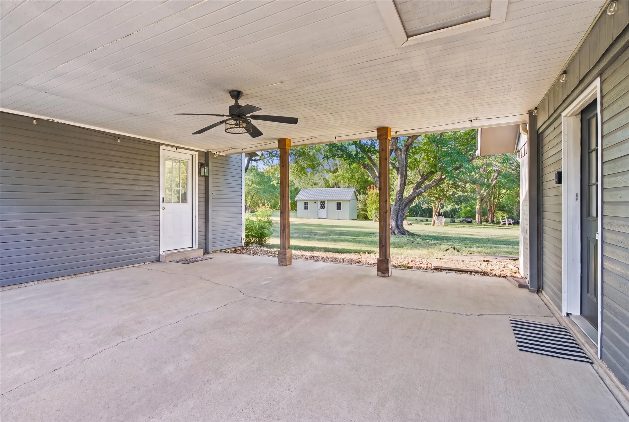 Single Family Residence For Sale in Ellis County , 1211 Mcalpin Road, Midlothian, Texas 76065, 4 Bedroom, 3 Bathroom, 2 Garage spaces, 2,104 Sqft, built in 1983, mls#21303667, Real Estate Agent in Midlothian, Homes For Sale in Ellis county, Homes For Sale in Midlothian, Realtor in Midlothian Texas, Real Estate Brokerage Independent Realty Texas, Luminita Cordes Realtor