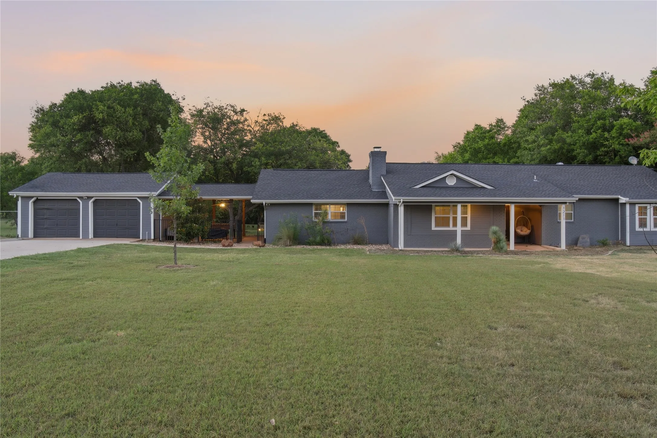 Single Family Residence For Sale in Ellis County , 1211 Mcalpin Road, Midlothian, Texas 76065, 4 Bedroom, 3 Bathroom, 2 Garage spaces, 2,104 Sqft, built in 1983, mls#21303667, Real Estate Agent in Midlothian, Homes For Sale in Ellis county, Homes For Sale in Midlothian, Realtor in Midlothian Texas, Real Estate Brokerage Independent Realty Texas, Luminita Cordes Realtor