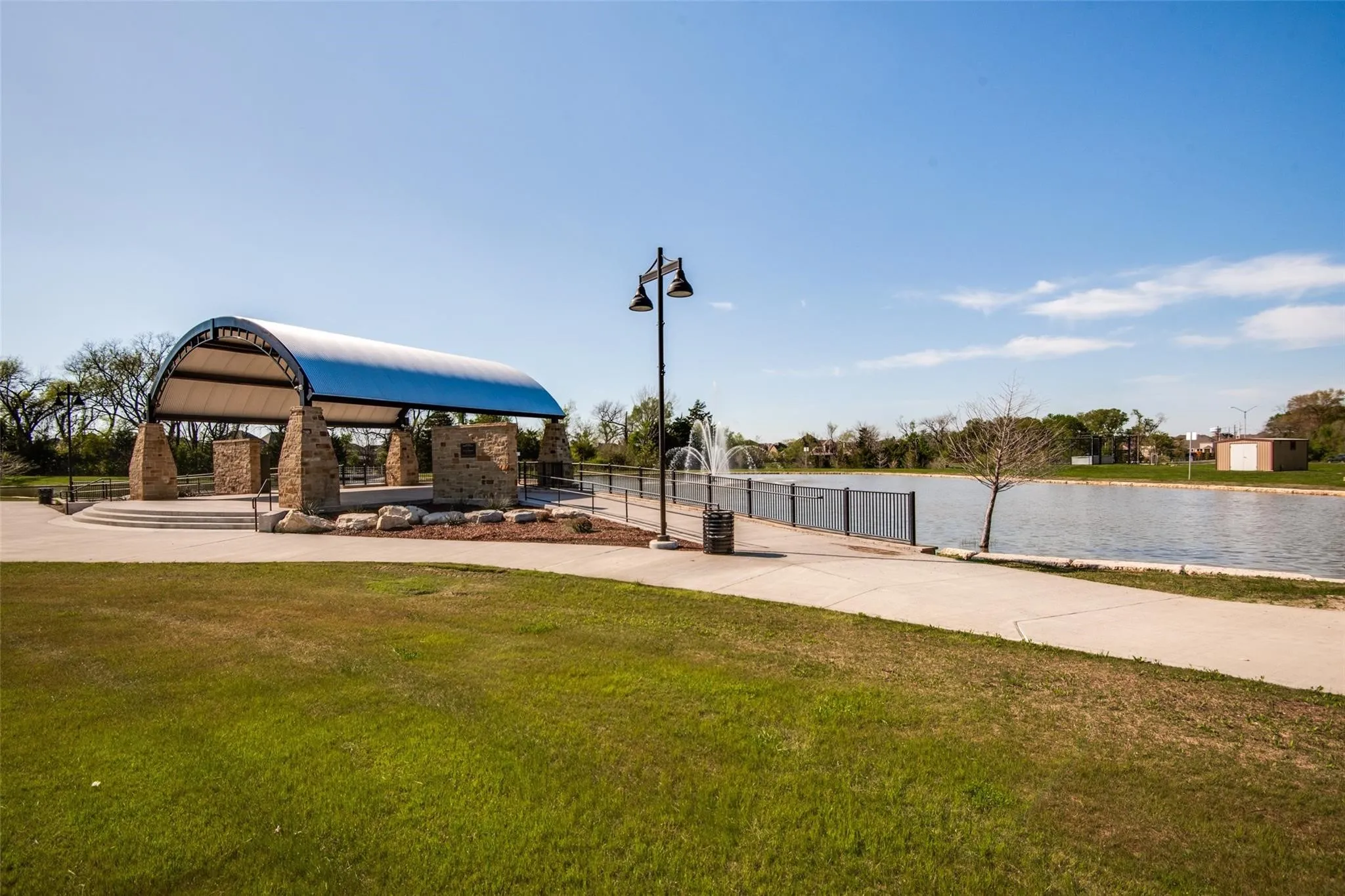 Single Family Residence For Sale in Ellis County , 1211 Mcalpin Road, Midlothian, Texas 76065, 4 Bedroom, 3 Bathroom, 2 Garage spaces, 2,104 Sqft, built in 1983, mls#21303667, Real Estate Agent in Midlothian, Homes For Sale in Ellis county, Homes For Sale in Midlothian, Realtor in Midlothian Texas, Real Estate Brokerage Independent Realty Texas, Luminita Cordes Realtor