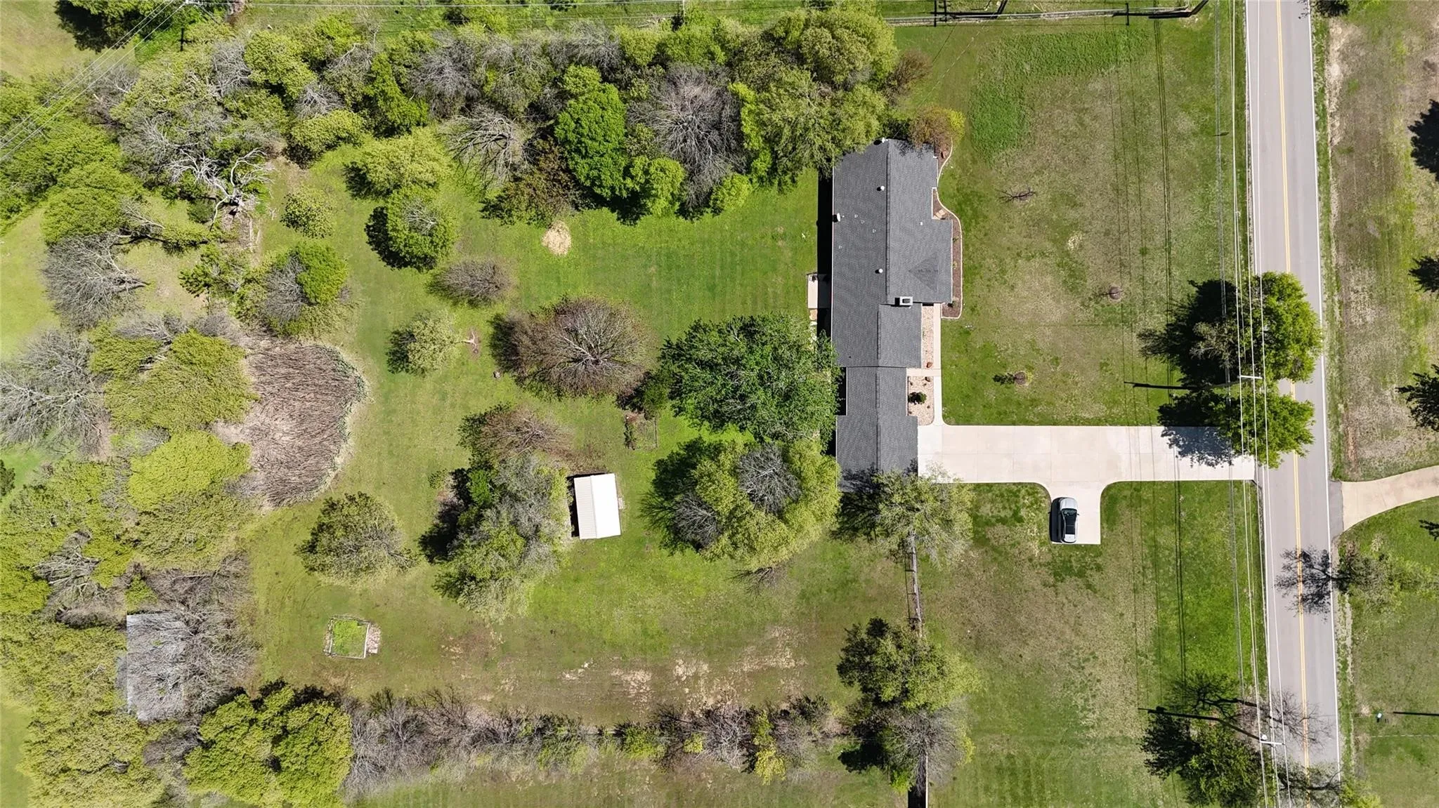 Single Family Residence For Sale in Ellis County , 1211 Mcalpin Road, Midlothian, Texas 76065, 4 Bedroom, 3 Bathroom, 2 Garage spaces, 2,104 Sqft, built in 1983, mls#21303667, Real Estate Agent in Midlothian, Homes For Sale in Ellis county, Homes For Sale in Midlothian, Realtor in Midlothian Texas, Real Estate Brokerage Independent Realty Texas, Luminita Cordes Realtor