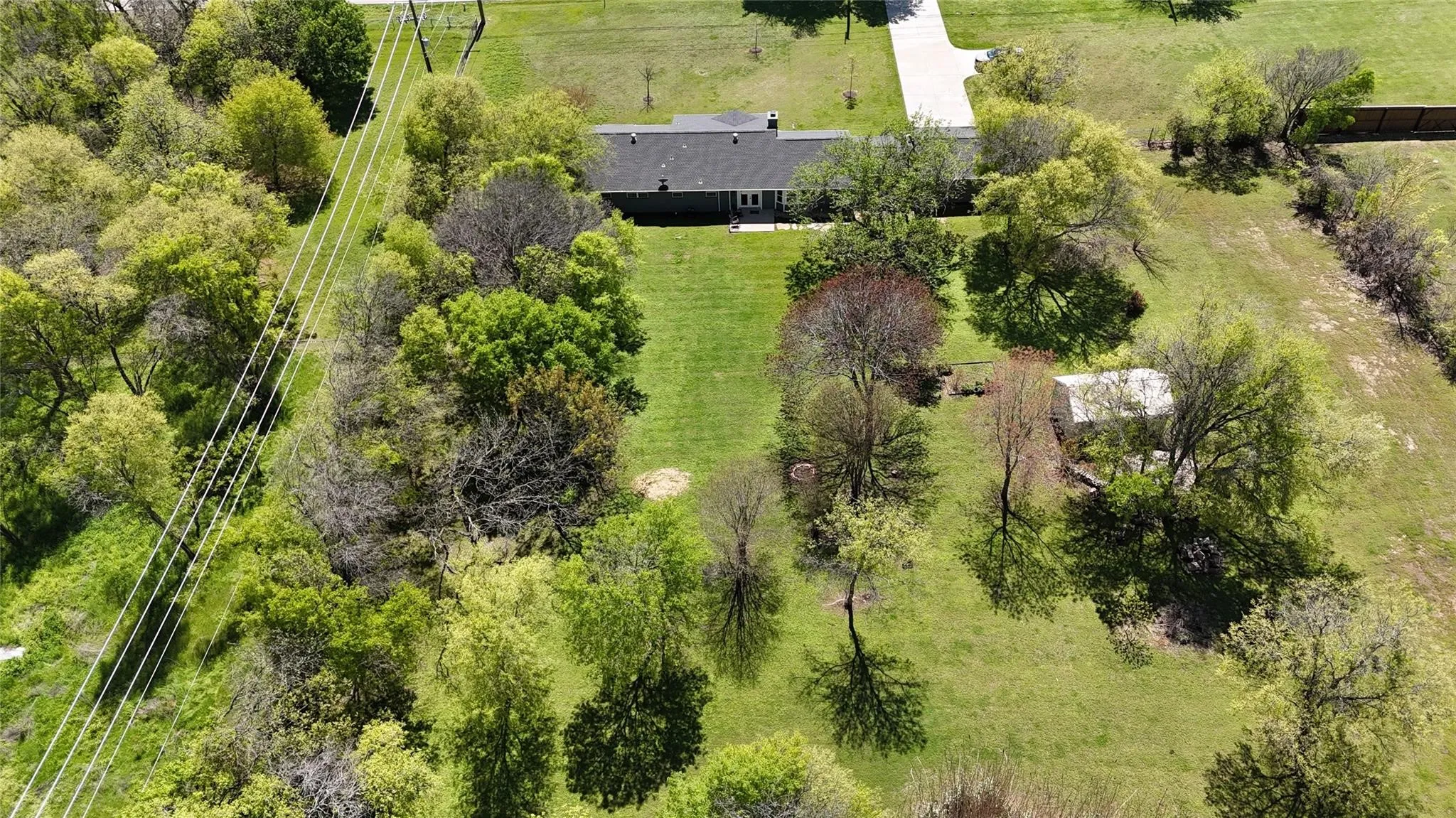 Single Family Residence For Sale in Ellis County , 1211 Mcalpin Road, Midlothian, Texas 76065, 4 Bedroom, 3 Bathroom, 2 Garage spaces, 2,104 Sqft, built in 1983, mls#21303667, Real Estate Agent in Midlothian, Homes For Sale in Ellis county, Homes For Sale in Midlothian, Realtor in Midlothian Texas, Real Estate Brokerage Independent Realty Texas, Luminita Cordes Realtor