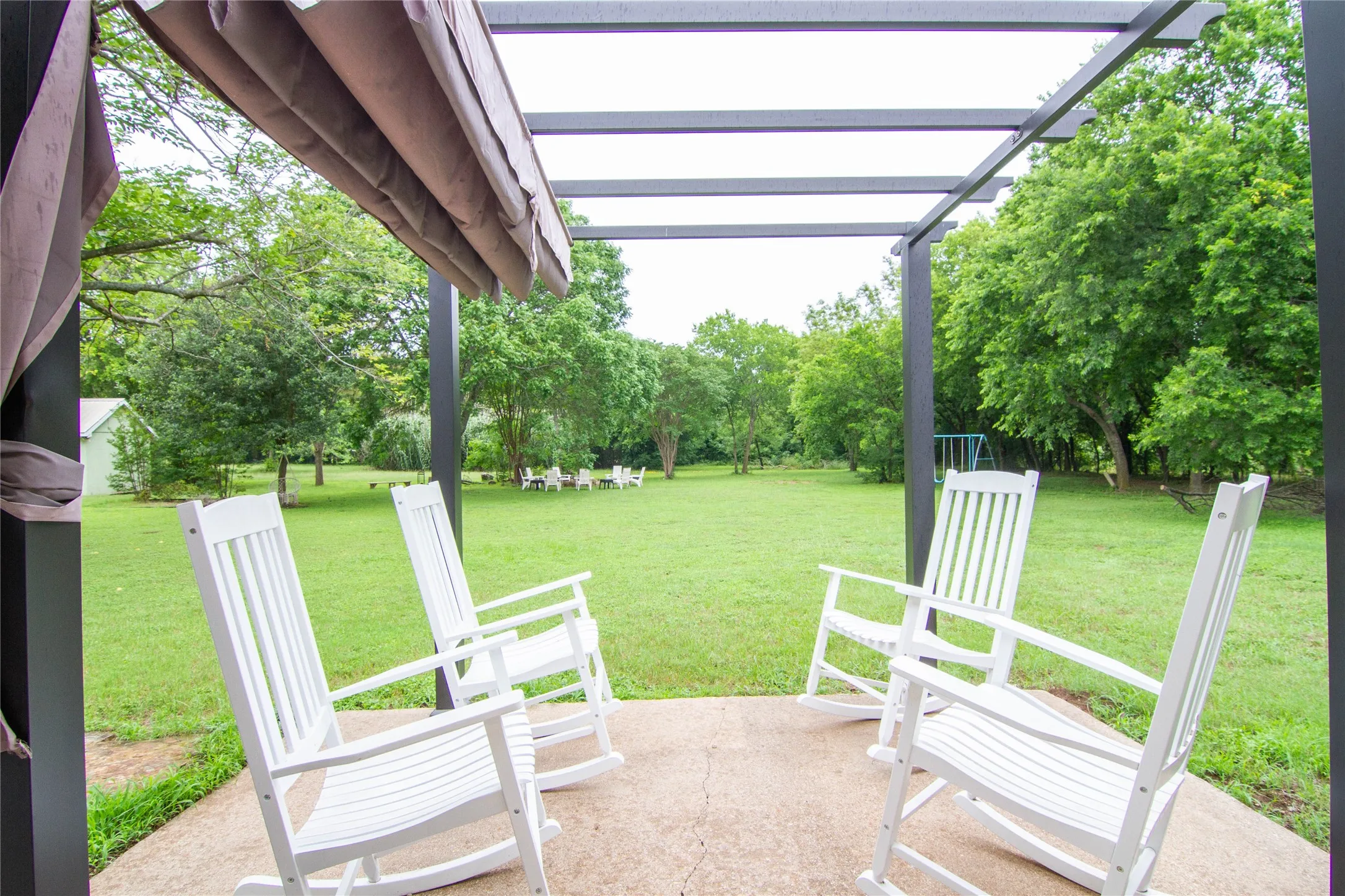 Single Family Residence For Sale in Ellis County , 1211 Mcalpin Road, Midlothian, Texas 76065, 4 Bedroom, 3 Bathroom, 2 Garage spaces, 2,104 Sqft, built in 1983, mls#21303667, Real Estate Agent in Midlothian, Homes For Sale in Ellis county, Homes For Sale in Midlothian, Realtor in Midlothian Texas, Real Estate Brokerage Independent Realty Texas, Luminita Cordes Realtor