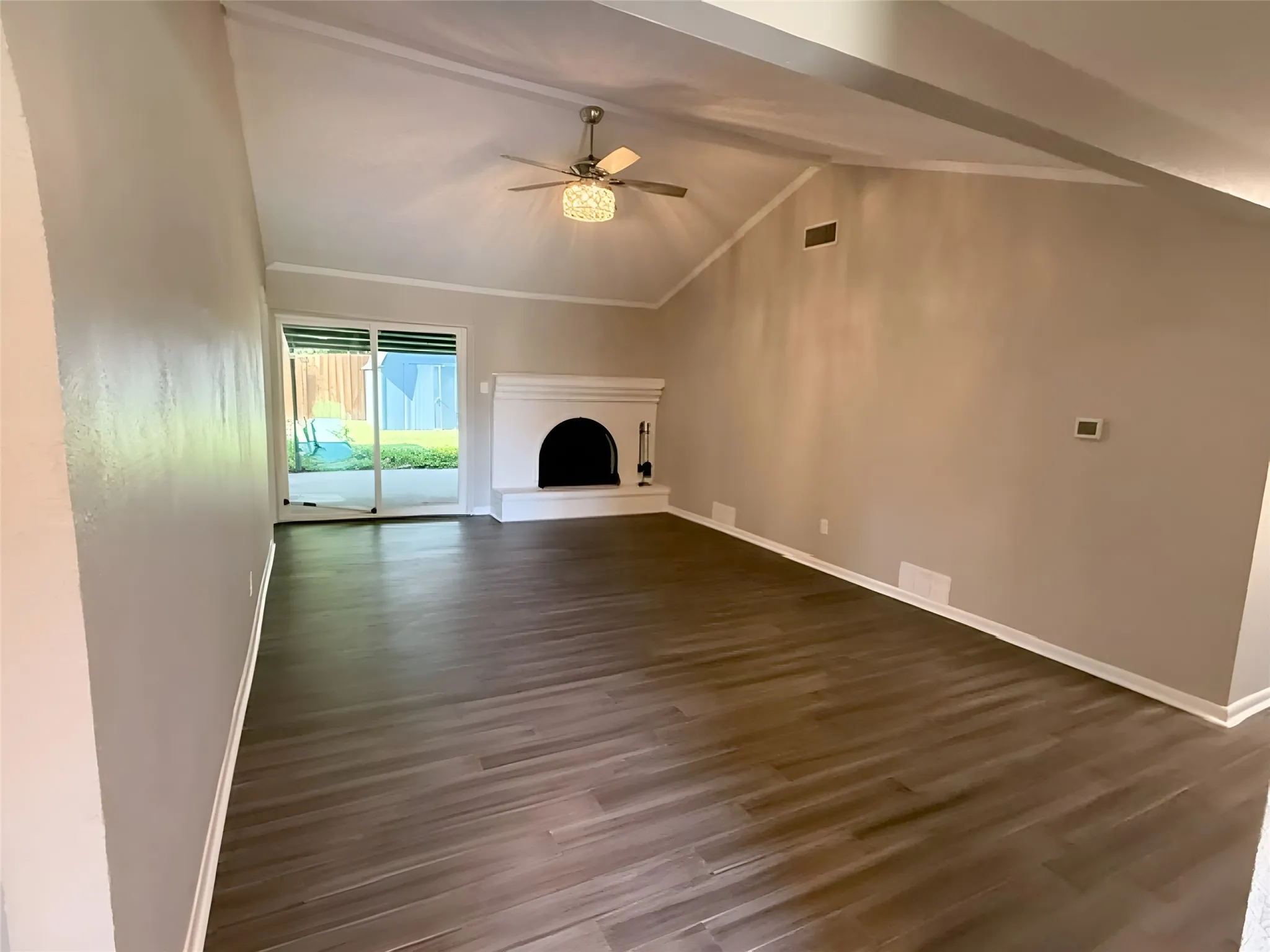 Single Family Residence For Sale in Dallas County , 1721 Melrose Street, Garland, Texas 75042, 4 Bedroom, 2 Bathroom, Garage spaces, 1,775 Sqft, built in 1972, mls#21304366, Real Estate Agent in Garland, Homes For Sale in Dallas county, Homes For Sale in Garland, Realtor in Garland Texas, Real Estate Brokerage Independent Realty Texas, Luminita Cordes Realtor