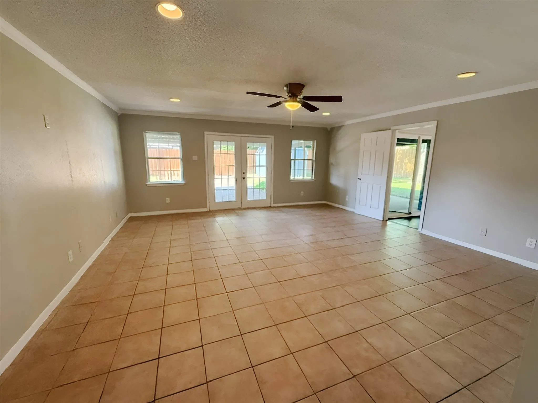 Single Family Residence For Sale in Dallas County , 1721 Melrose Street, Garland, Texas 75042, 4 Bedroom, 2 Bathroom, Garage spaces, 1,775 Sqft, built in 1972, mls#21304366, Real Estate Agent in Garland, Homes For Sale in Dallas county, Homes For Sale in Garland, Realtor in Garland Texas, Real Estate Brokerage Independent Realty Texas, Luminita Cordes Realtor